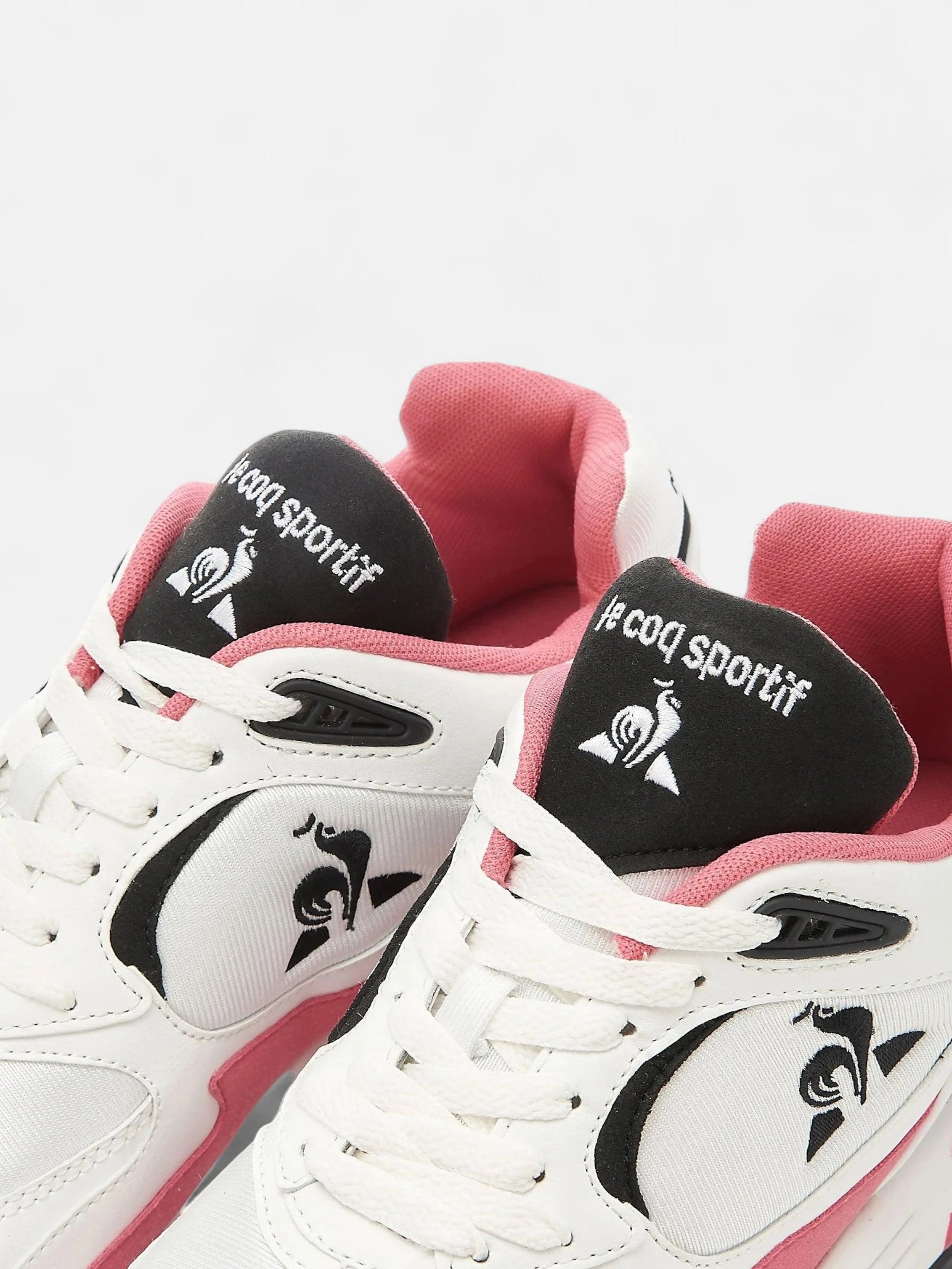 Le Coq Sportif LCS R1100 Nineties Sneakers - White & Pink Retro Running Shoes for Women | Casual Wear, Gym, Street Style