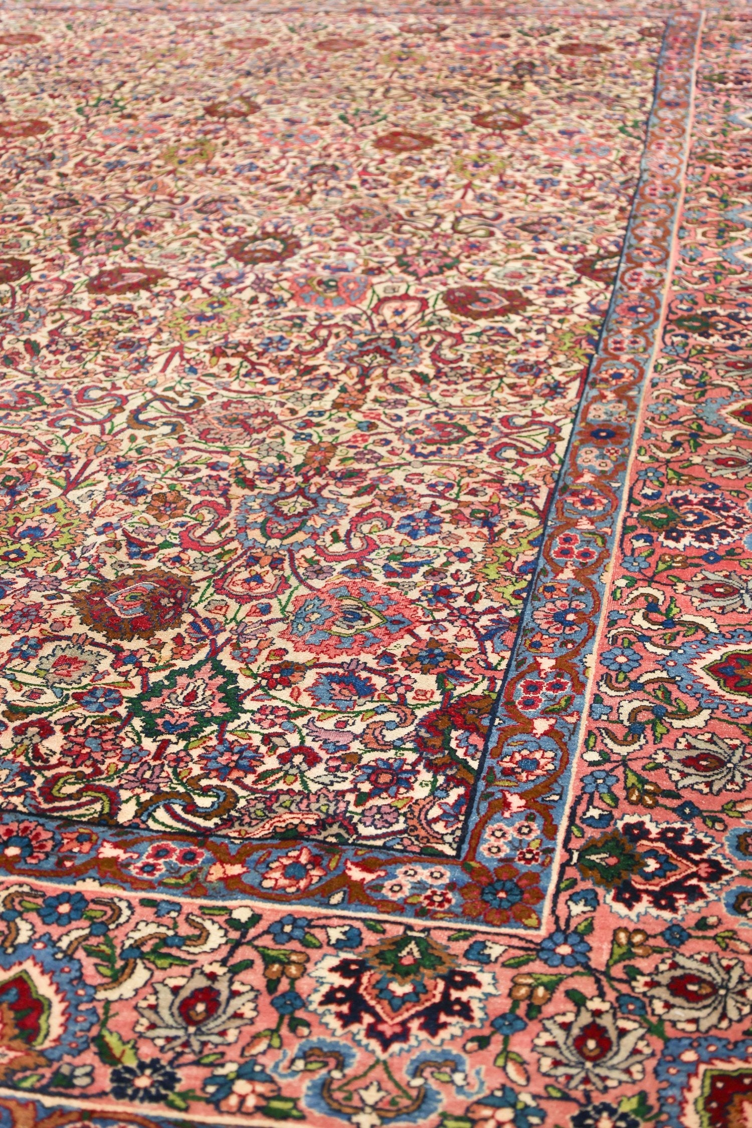 Antique Lavar Kerman Handwoven Traditional Persian Rug - J72093 - Perfect for Living Room, Bedroom & Home Decor