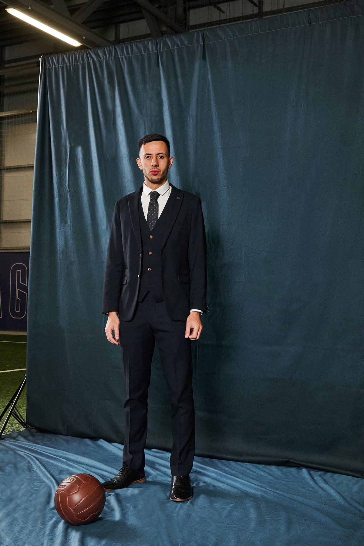 Dwight McNeil Everton FC Navy Suit - Official Football Jersey for Men - Perfect for Matchdays, Fan Events & Gifting