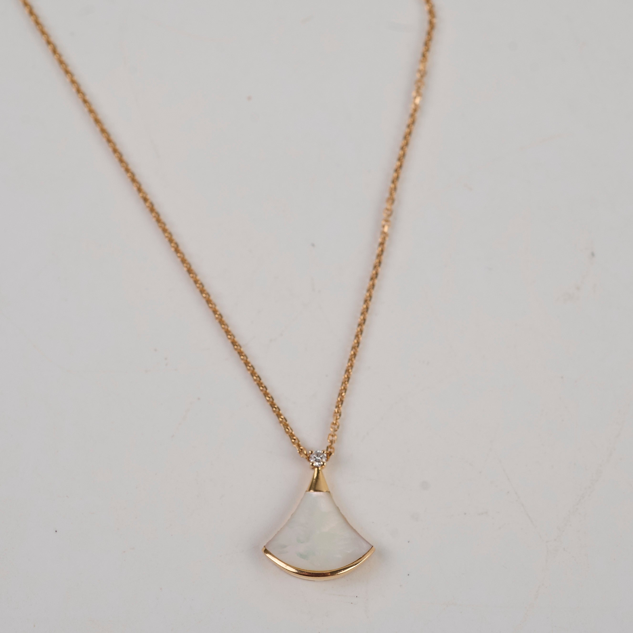 Bvlgari Diva Dream Mother of Pearl Necklace in Rose Gold - Elegant Jewelry for Women, Perfect for Parties, Weddings & Special Occasions