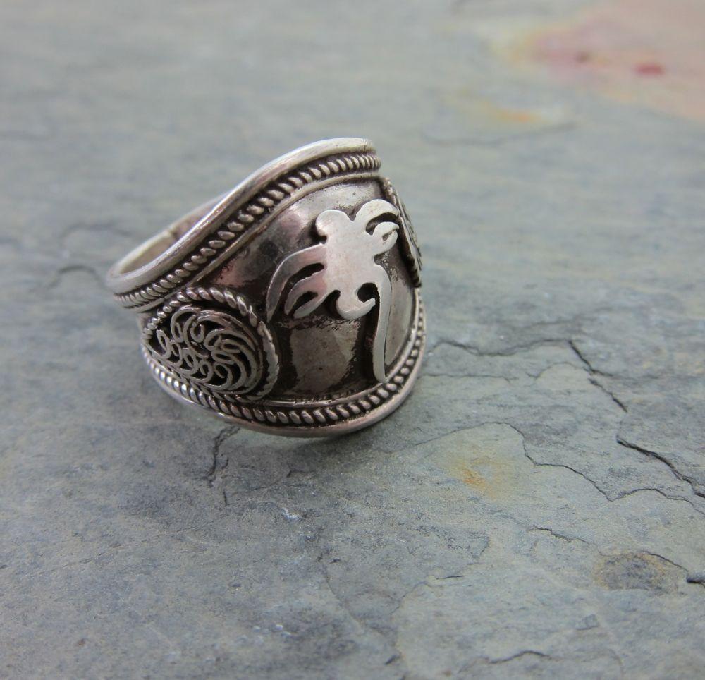 Buddha Eye Silver Ring for Women & Men - Spiritual Jewelry for Meditation, Yoga & Positive Energy - Sterling Silver Adjustable Ring for Daily Wear & Gift Giving