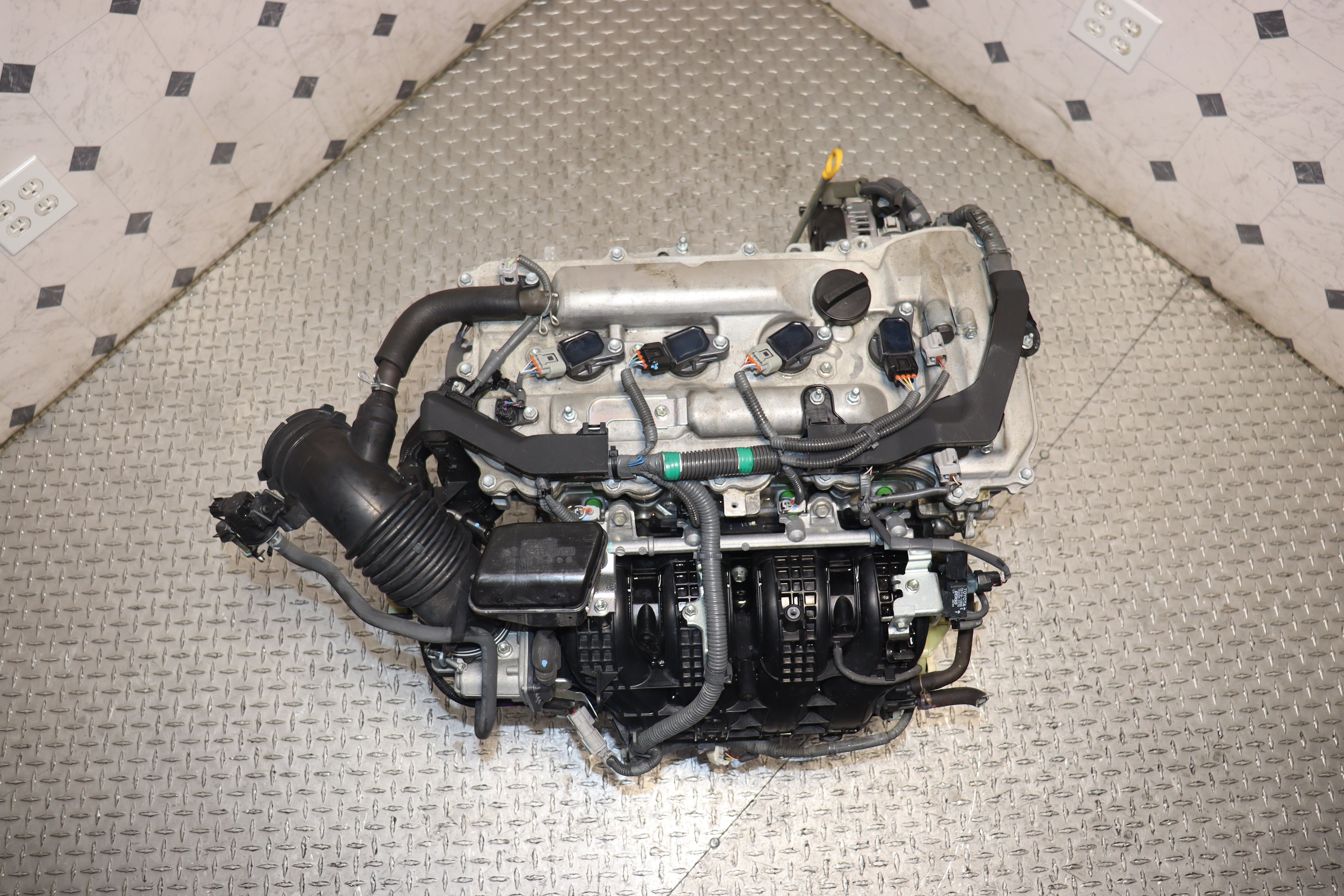 JDM 2AR-FE 2.5L 4Cyl DOHC Engine for 2013-2018 Toyota RAV4 - High Performance Replacement Engine for Smooth Driving & Off-Road Adventures