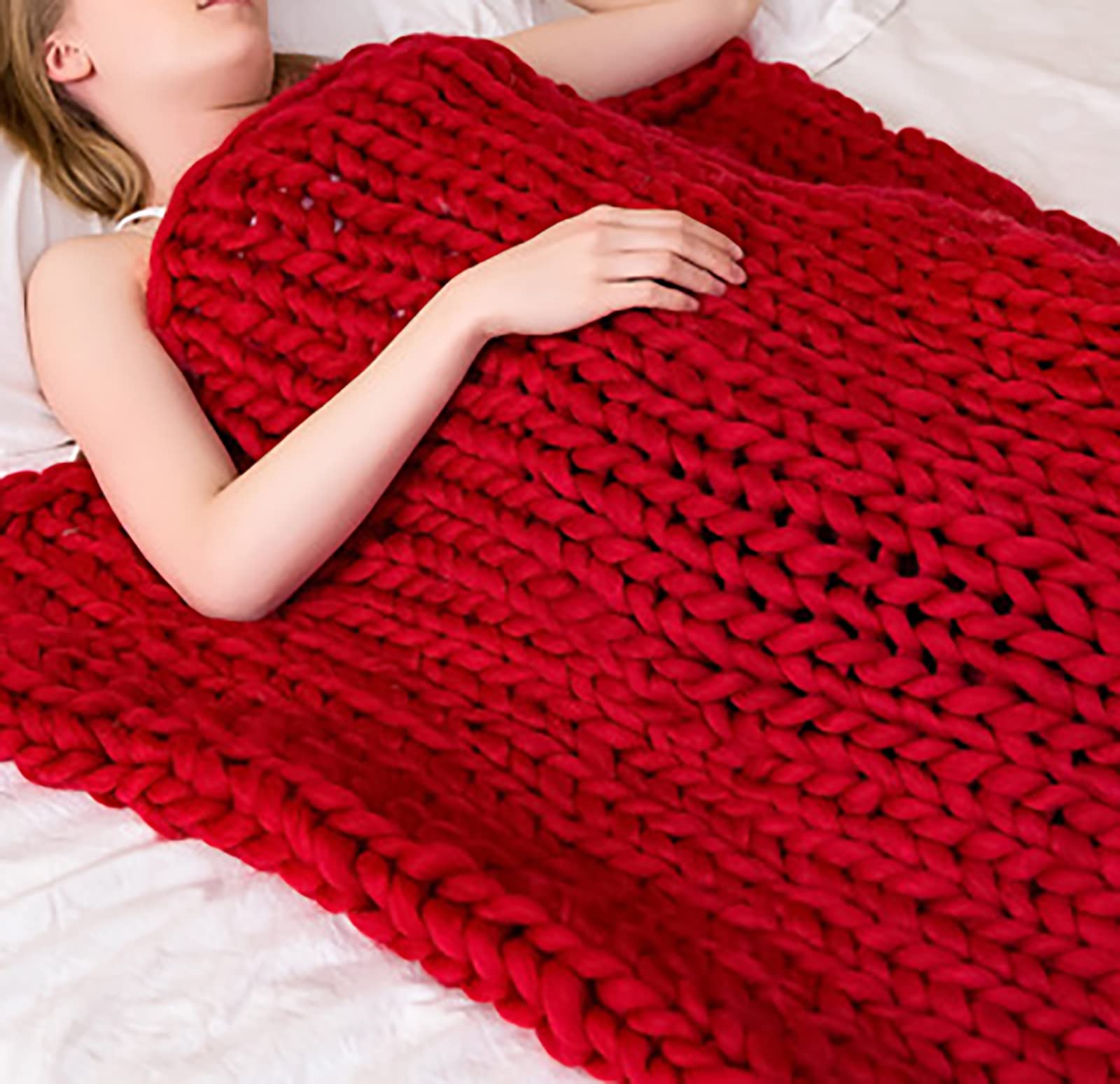 Chunky Knit Throw Blanket - Handmade Soft Warm Wool Blanket for Bed & Sofa - 47x59 Inch Red Cozy Knitted Bedspread - Perfect for Winter Nights, Living Room Decor & Gift Giving