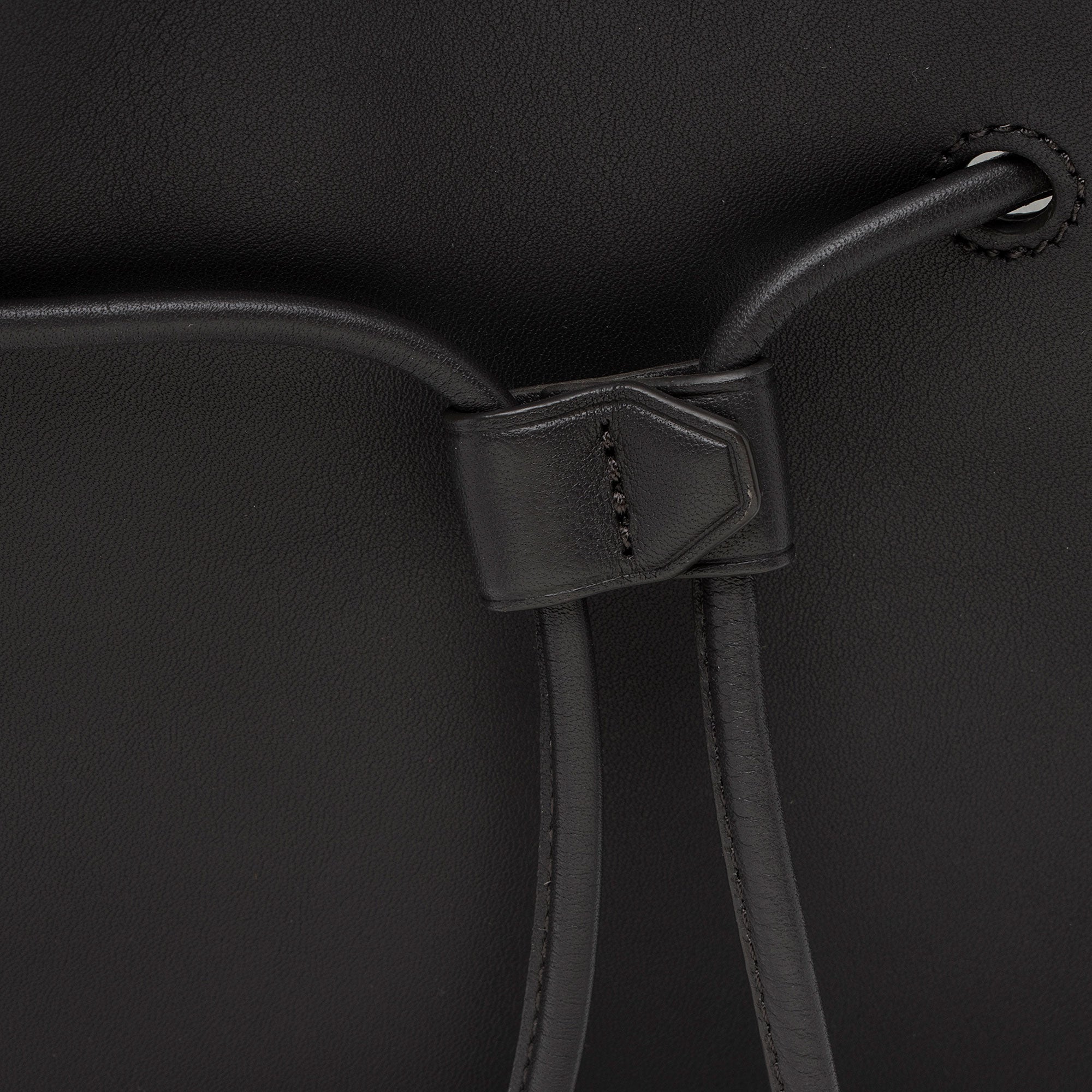 3.1 Phillip Lim Smooth Calfskin Soleil Large Bucket Bag for Women | Premium Leather Handbag | Perfect for Work, Travel & Everyday Use (SHF 3IBpZ0)