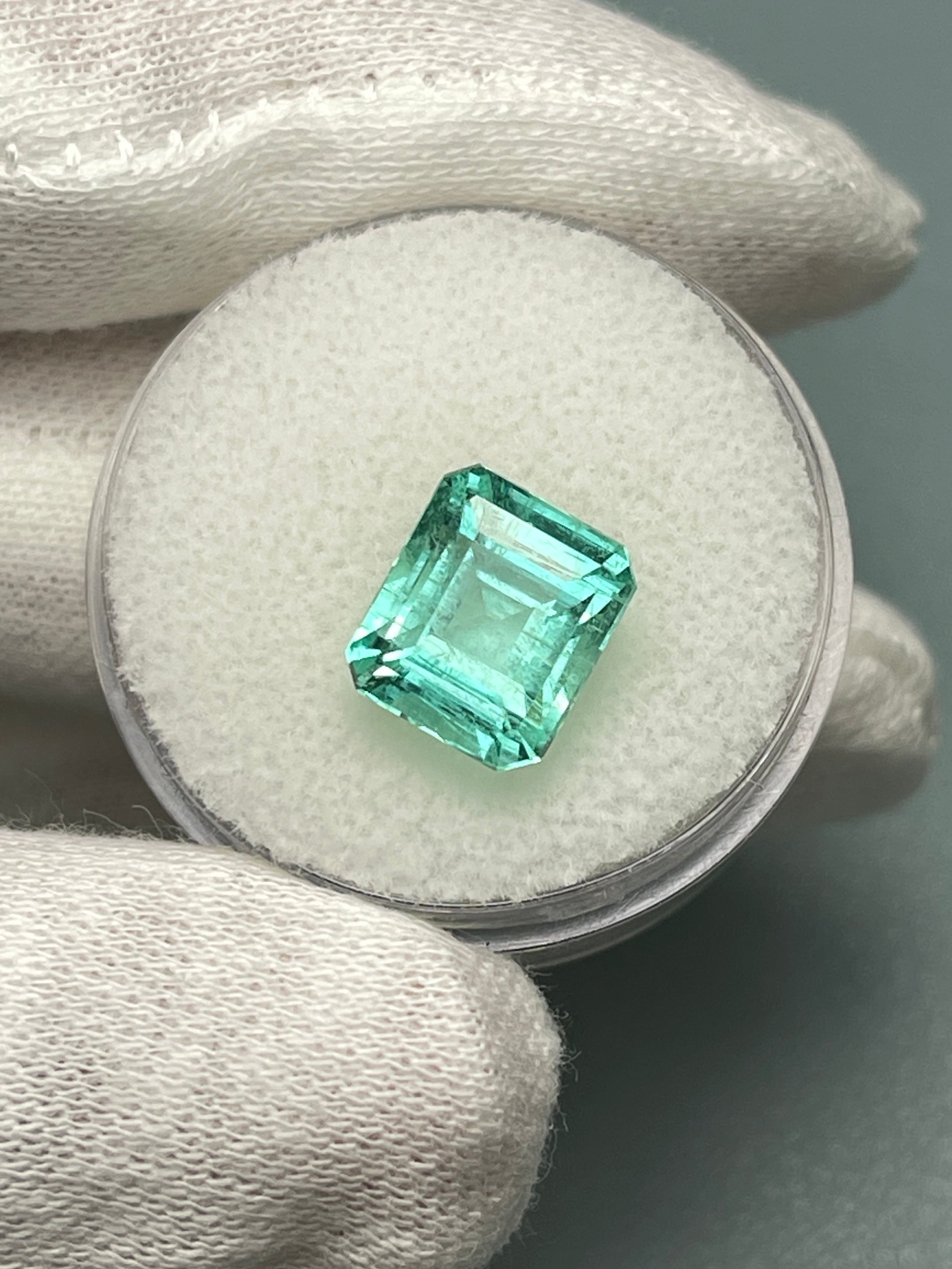 4.91 Carat 10x8.5mm Chunky Pastel Bluish Green Natural Loose Colombian Emerald Gemstone - Emerald Cut for Jewelry Making, Engagement Rings & Luxury Gifts