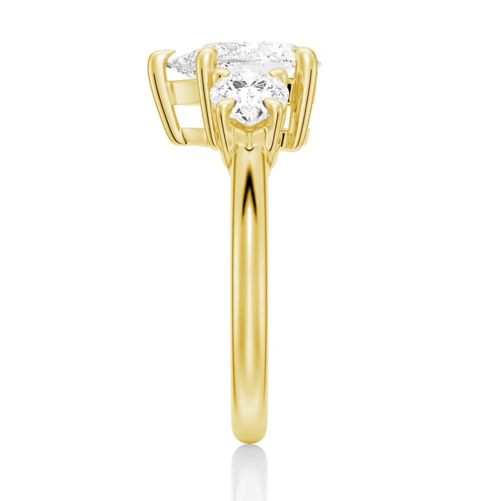 Exquisite Pear Shaped Three Stone Moissanite Engagement Ring for Women - Perfect for Proposals, Weddings & Anniversary Gifts