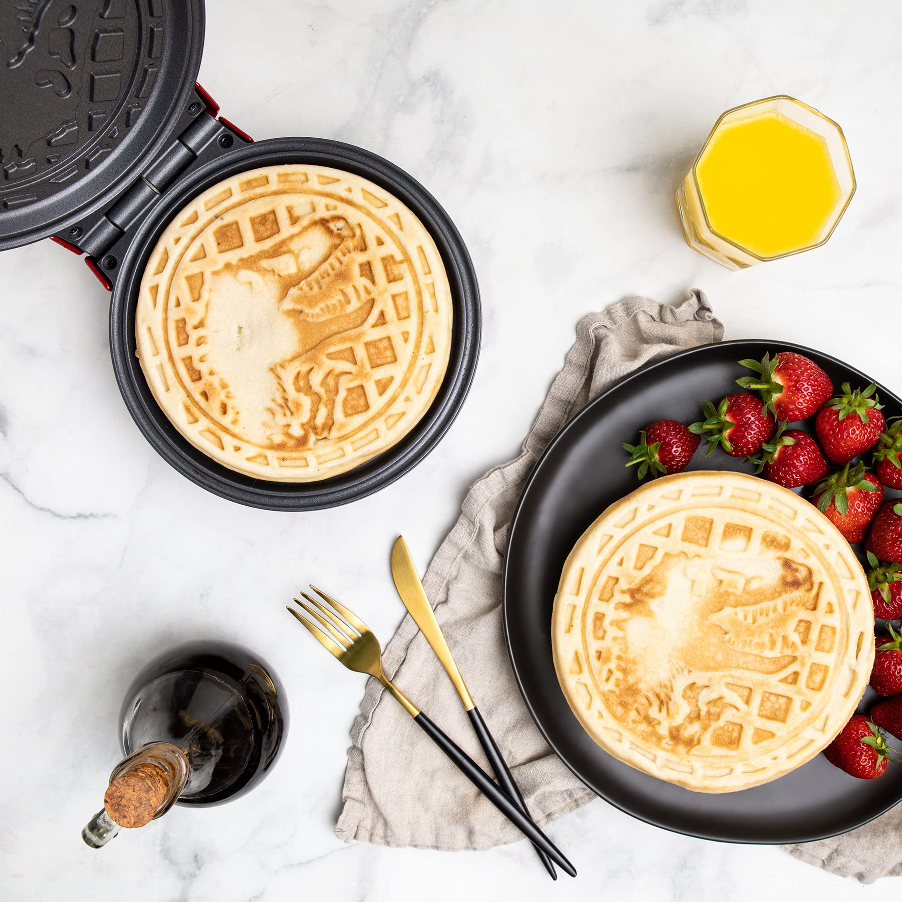 Jurassic Park Waffle Maker - Dinosaur Themed Waffle Iron with T-Rex Design - Perfect for Breakfast, Kids Parties & Jurassic Park Fans