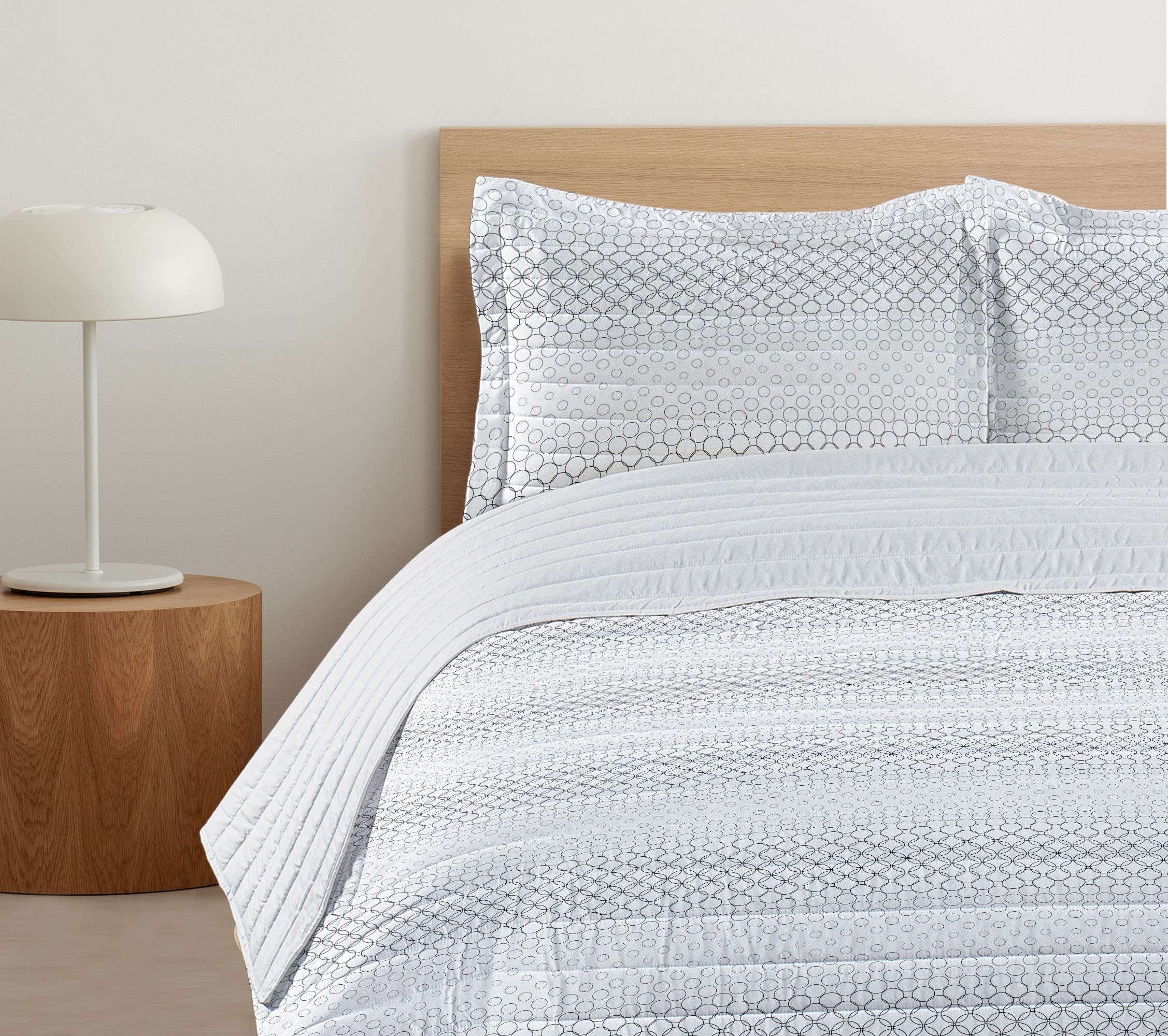Ambesonne Geometric Circle Microfiber Bedspread Set - Queen Size Black & White Retro Print with Pillow Shams & Comforter | Soft Bedding for Modern Bedrooms, Guest Rooms & Dorm Decor