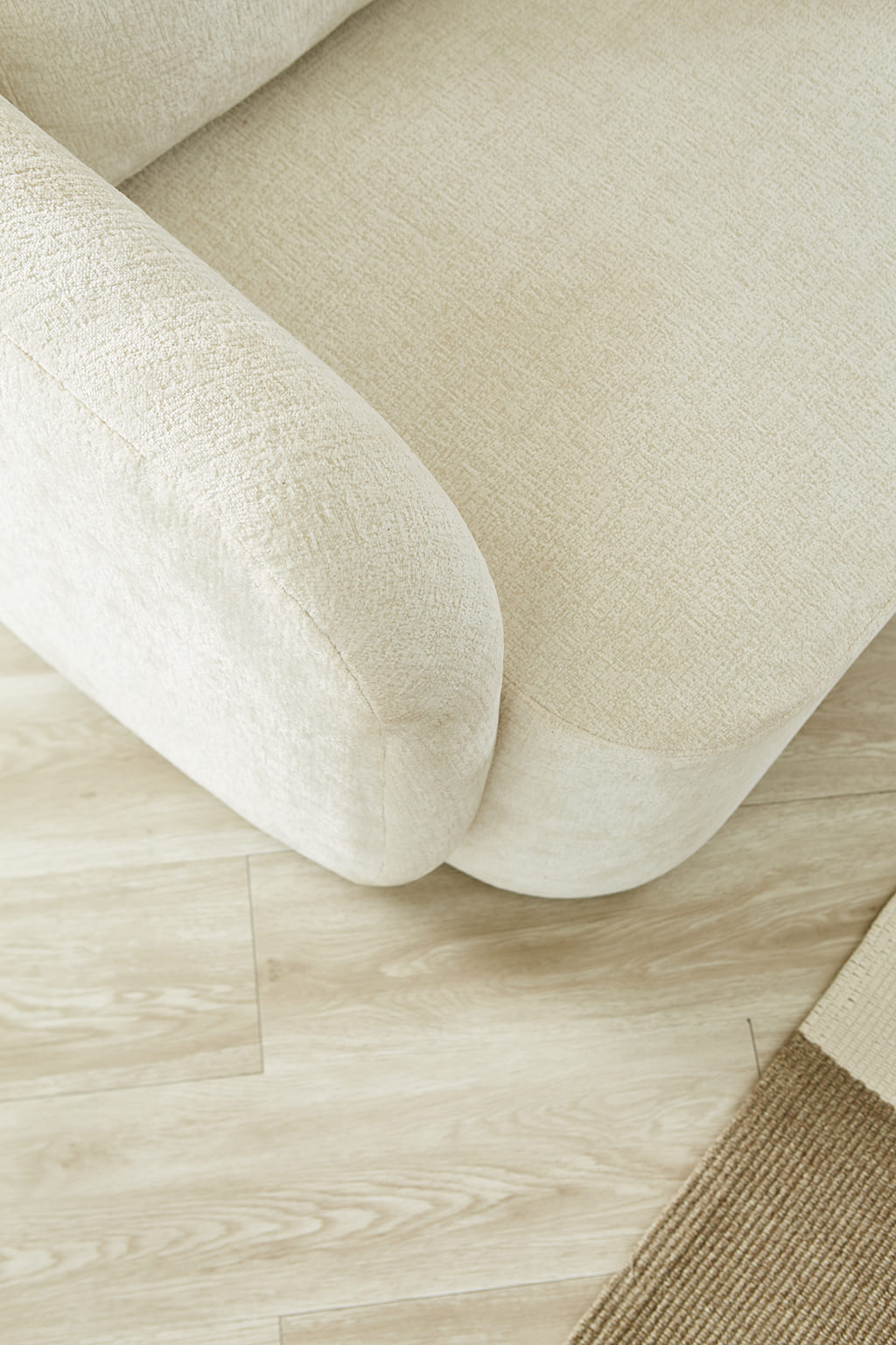 Comfortable and Stylish Sofa Mellow - Perfect for Living Room, Lounge, and Relaxation