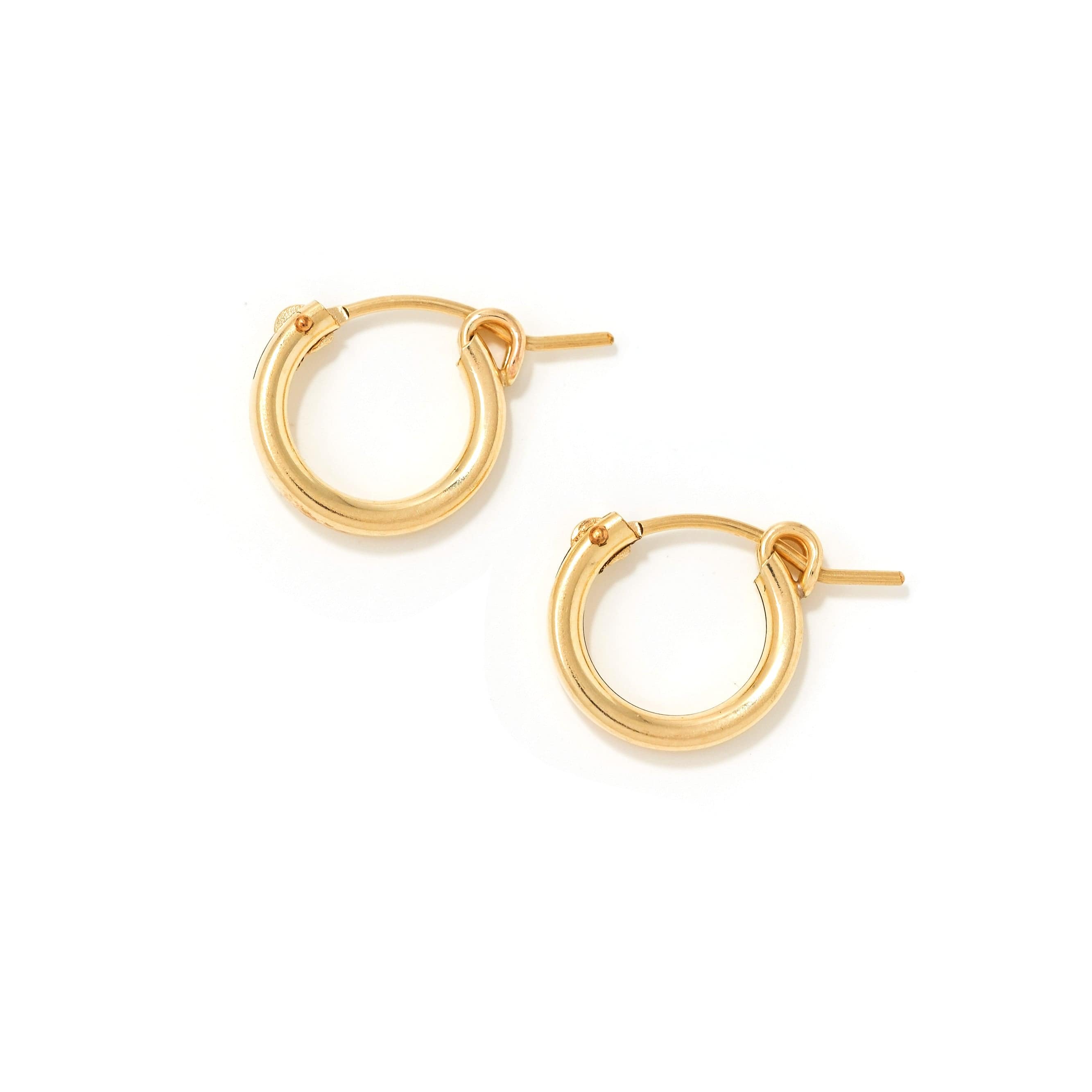 14K Gold Filled Wire Hoop Earrings for Women - Classic Circle Huggie Earrings for Everyday Wear, Gift Giving & Special Occasions