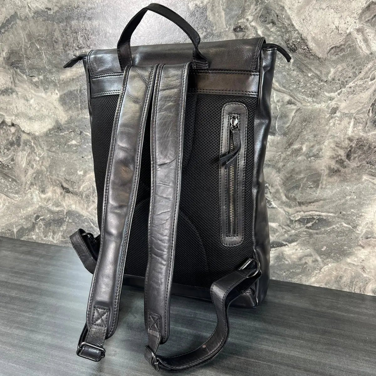 MET Classic Everyday Backpack - Durable Water-Resistant Laptop Backpack for Work, School & Travel - 15.6 Inch Laptop Compartment & USB Charging Port