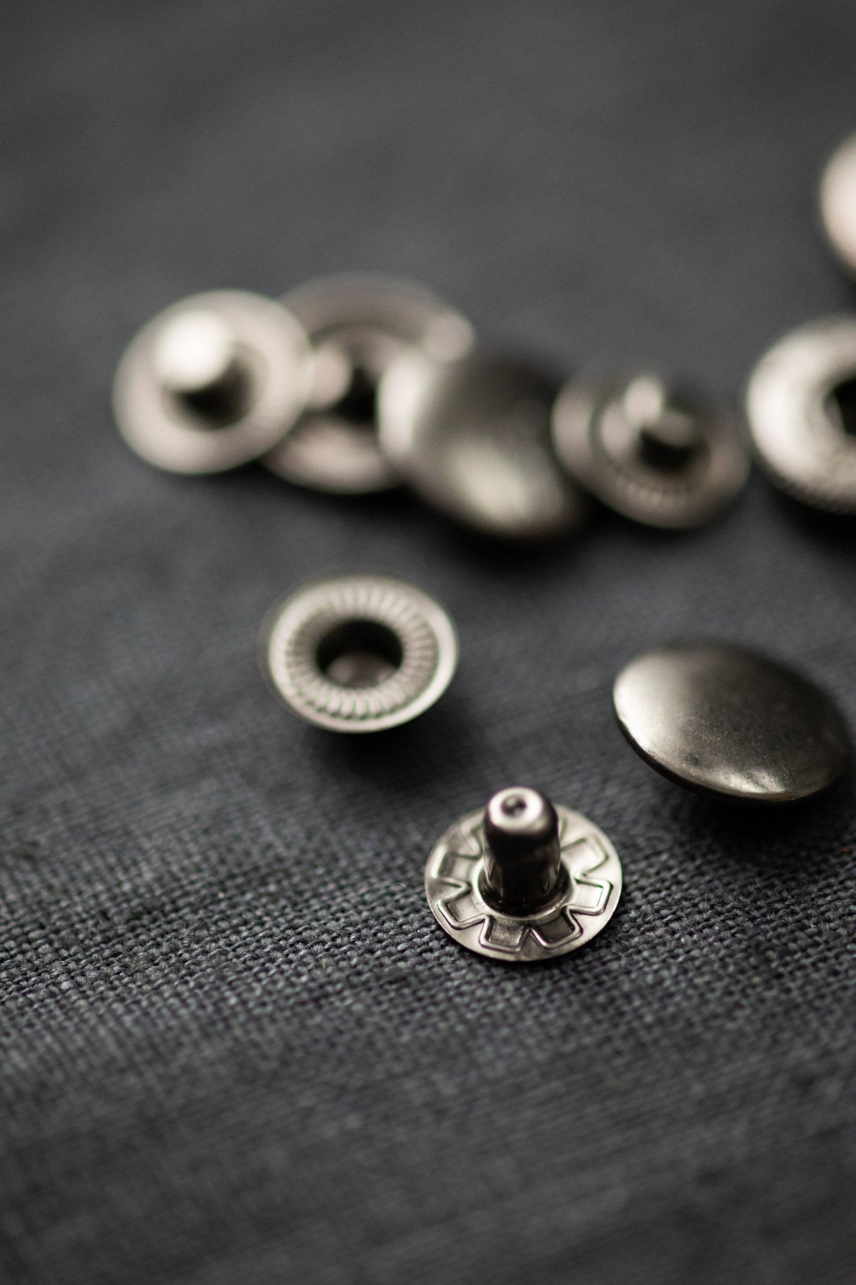 Merchant & Mills 14mm Gunmetal Metal Snaps - Pack of 20 for Sewing, DIY Crafts, Leatherwork & Garment Making