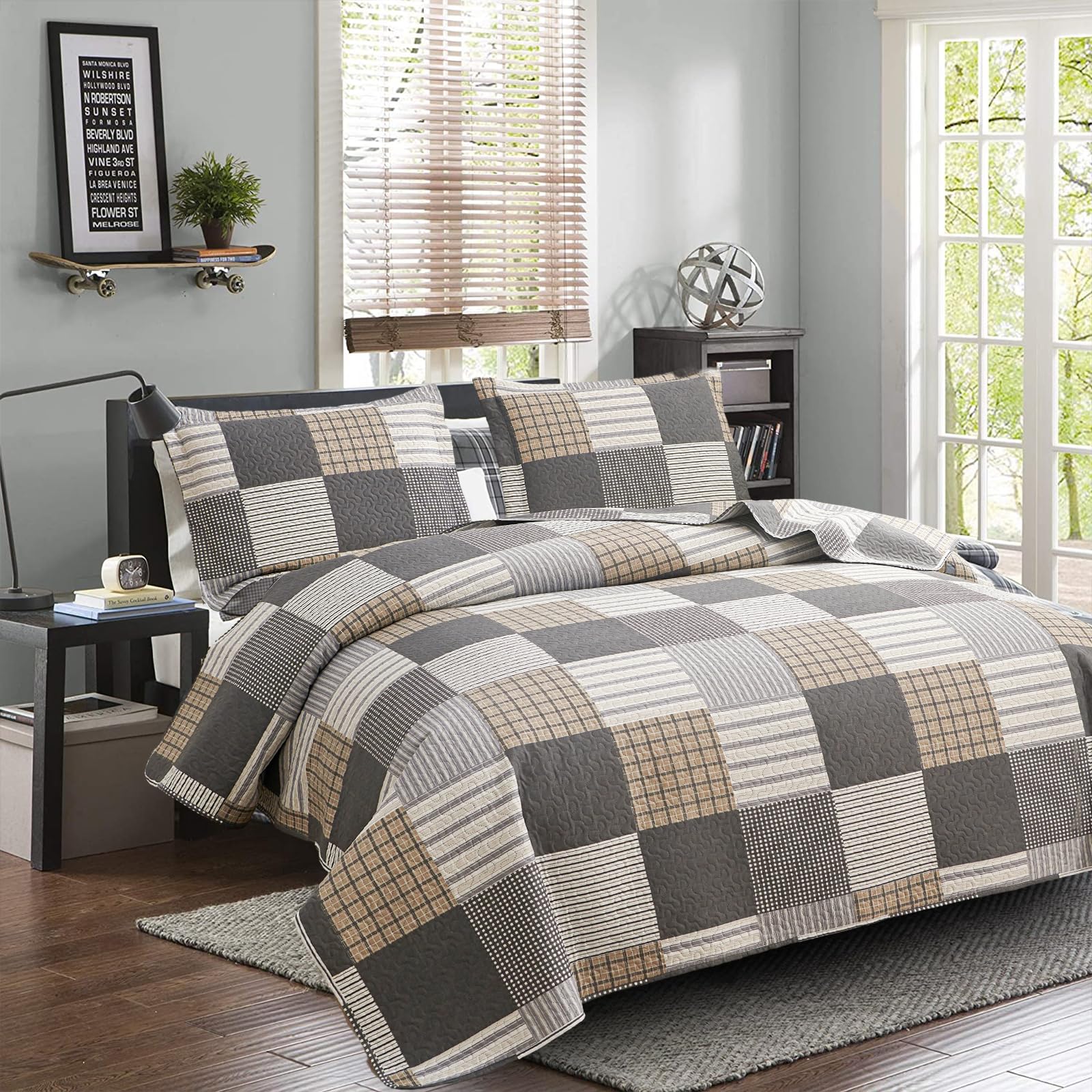 **King Size Plaid Quilt Set - Reversible Lightweight Microfiber Bedspread Coverlet for Boys & Men, Brown White Patchwork Design, All Season Soft Bedding - Perfect for Bedroom, Dorm, or Guest Room**