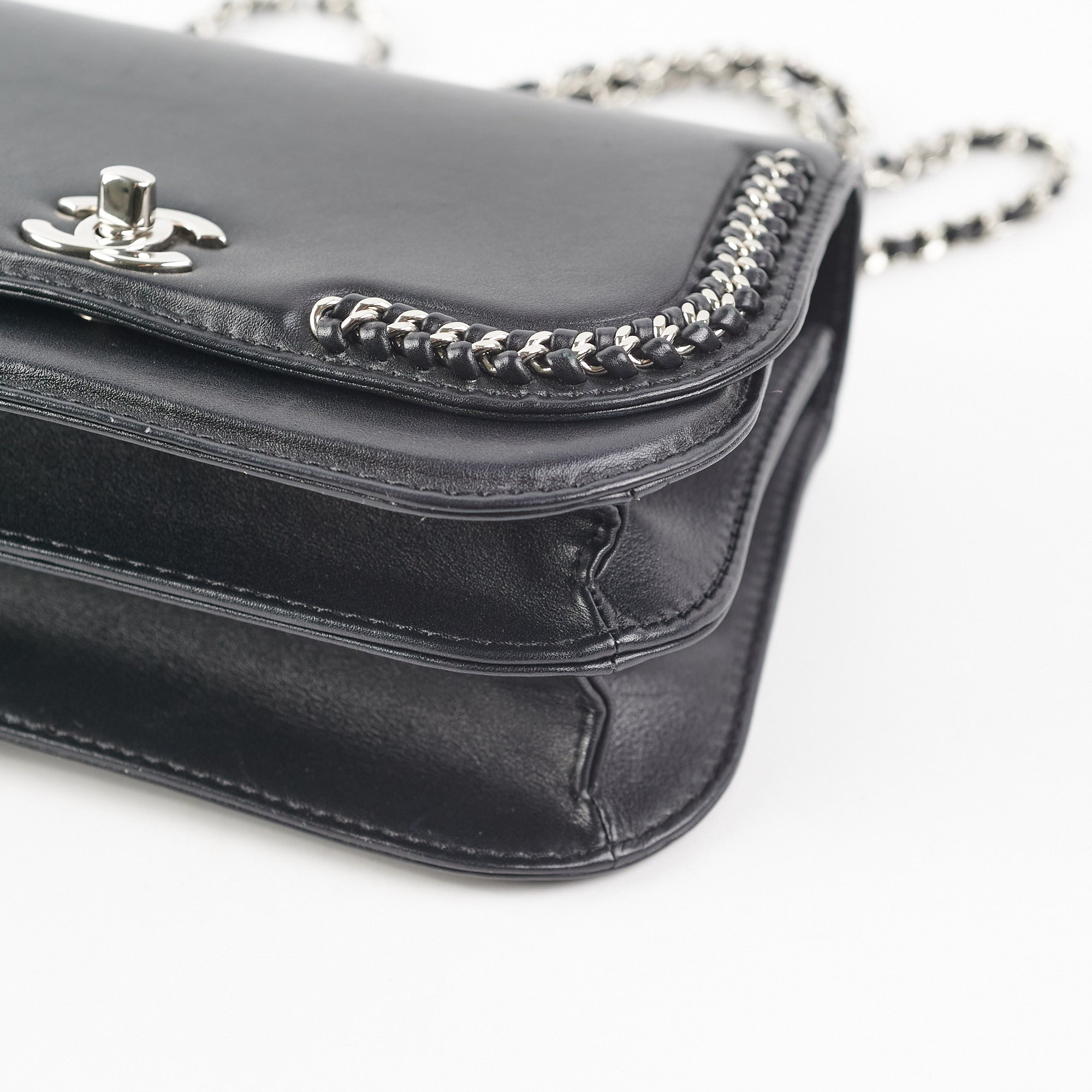 Chanel Seasonal Chain Flap Calfskin Shoulder Bag for Women - Luxury Designer Crossbody Purse for Evening Parties & Date Nights