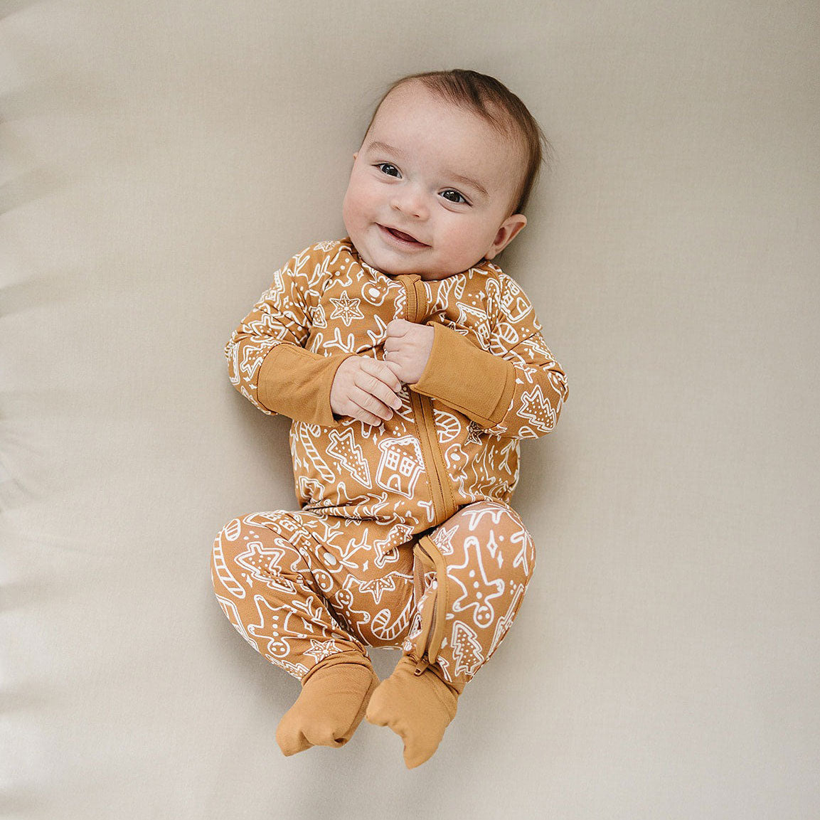 Cozy Bamboo Zipper Pajama Set - Gingerbread Print Christmas Pajamas for Women & Men - Soft Holiday Sleepwear for Family Matching, Christmas Eve & Winter Nights