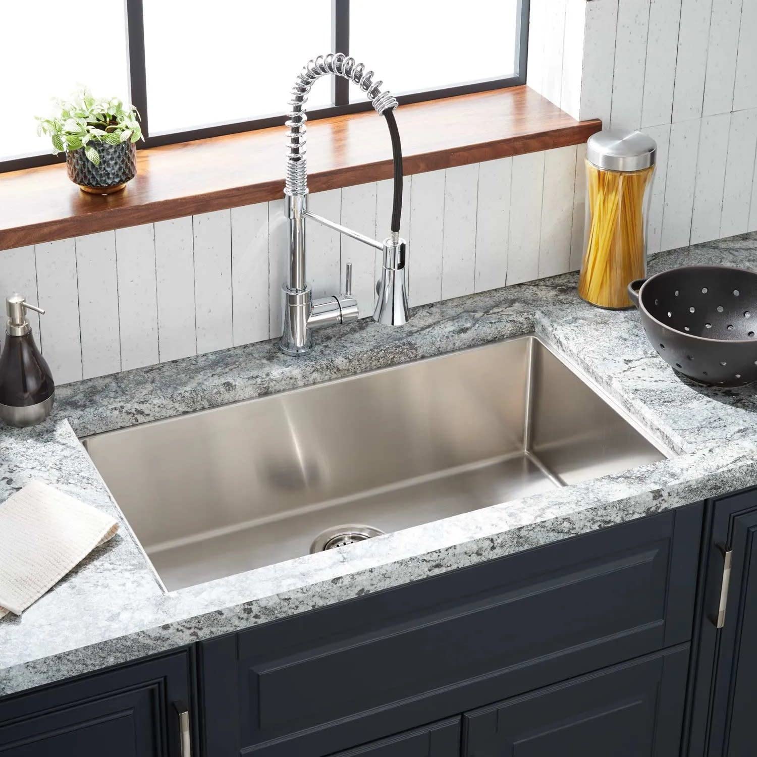 Signature Hardware 448363 Ortega 32
