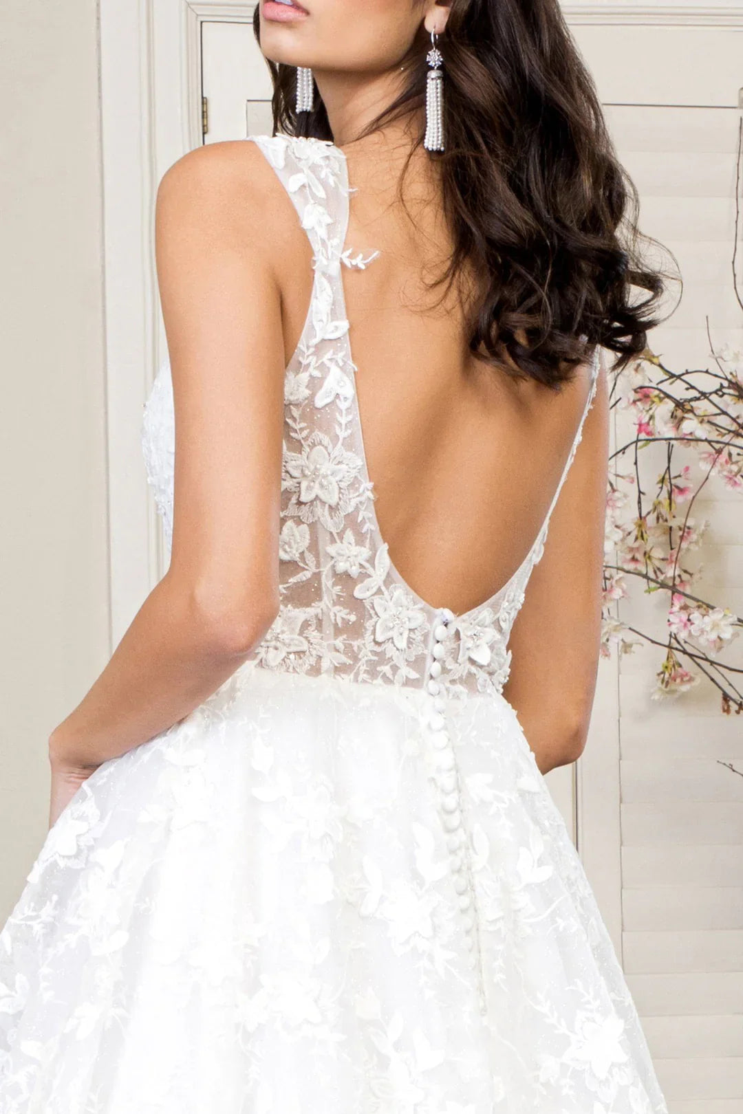 Elegant 3D Floral Embroidery Long V-Neck Wedding Dress – Perfect for Bridal Ceremonies, Beach Weddings & Formal Events