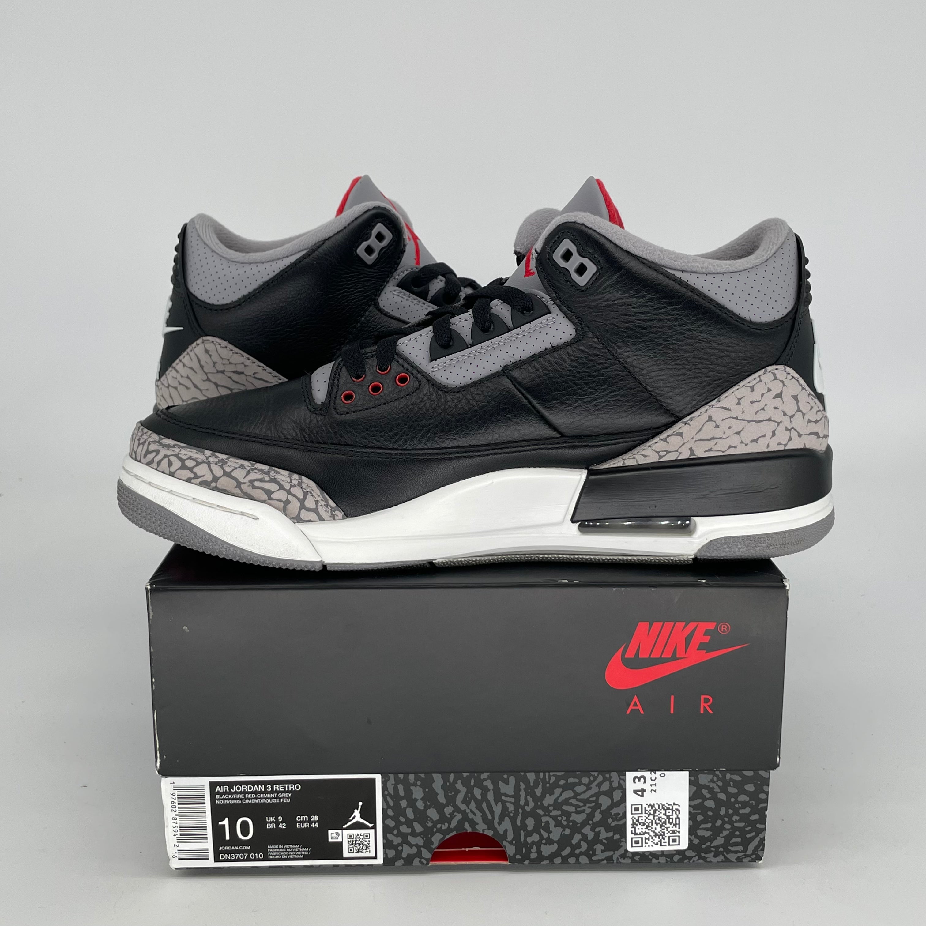 Original Air Jordan 3 Retro 'Black Cement' Men's Basketball Shoes - Size 10 & Women's Size 11.5 (Style DN3707-010) - Perfect for Streetwear, Sneaker Collecting & Casual Fashion