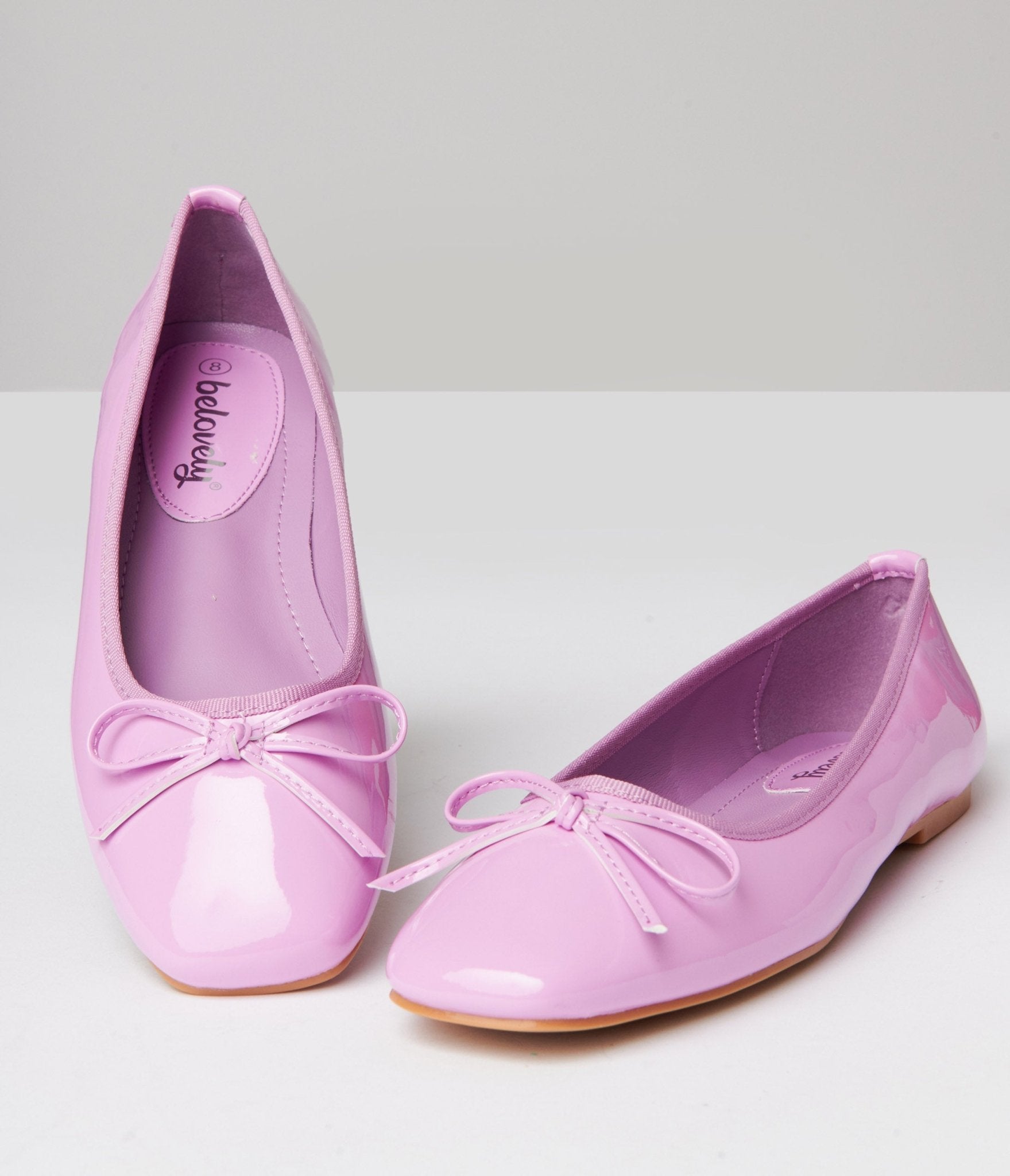 Vintage 1960s Lilac Patent Leatherette Flats - Retro Women's Comfortable Pointed Toe Shoes for Casual Outfits & Office Wear