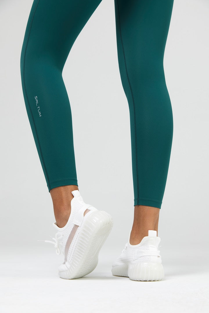 Saltum High Waisted Workout Leggings for Women - 7/8 Length Yoga Pants with Tummy Control - Perfect for Gym, Running & Lounge Wear