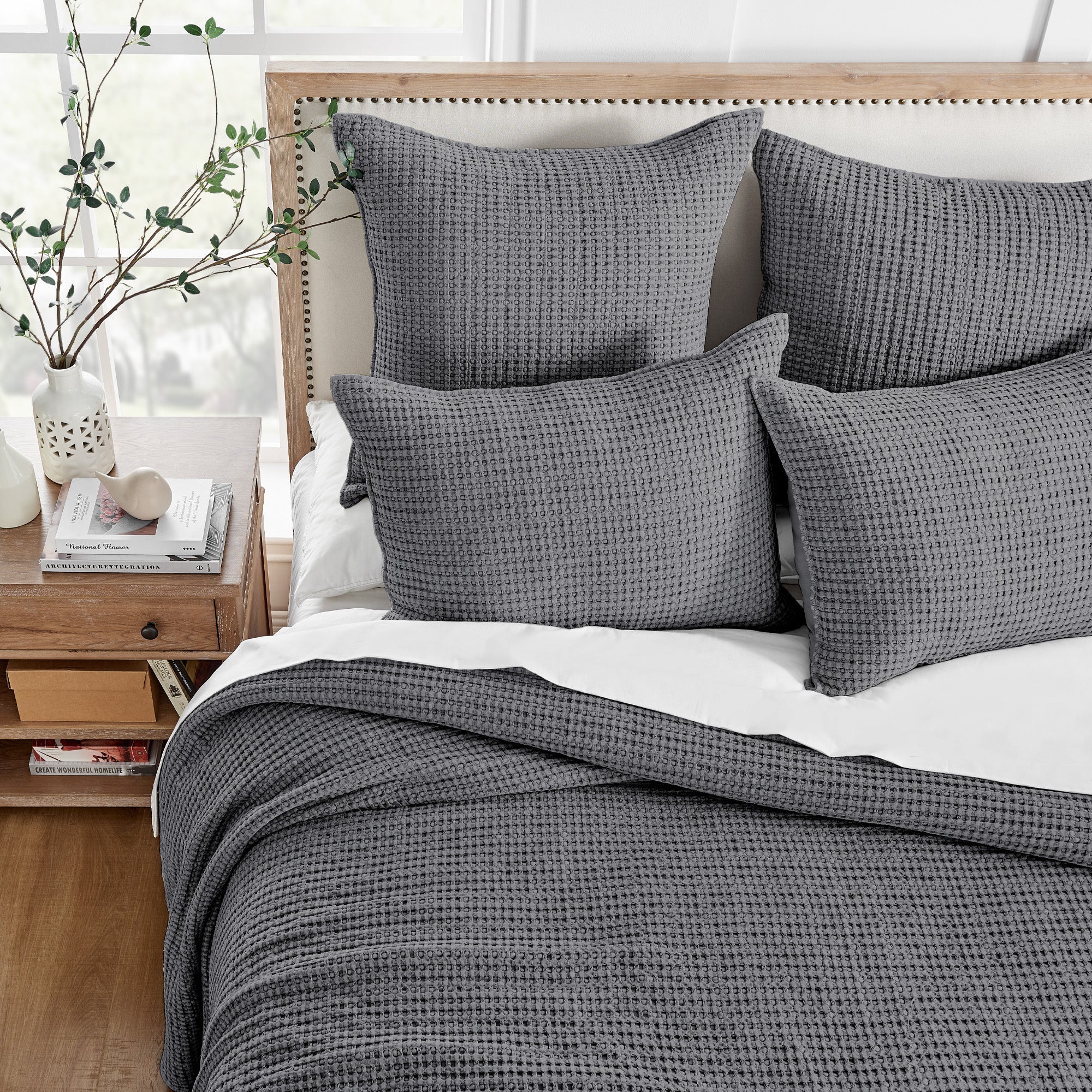 Luxury Mills Waffle Quilt Set - Ultra Soft Bedding Collection for Queen/King Size Beds - Perfect for Cozy Bedrooms, Guest Rooms & Hotel Stays