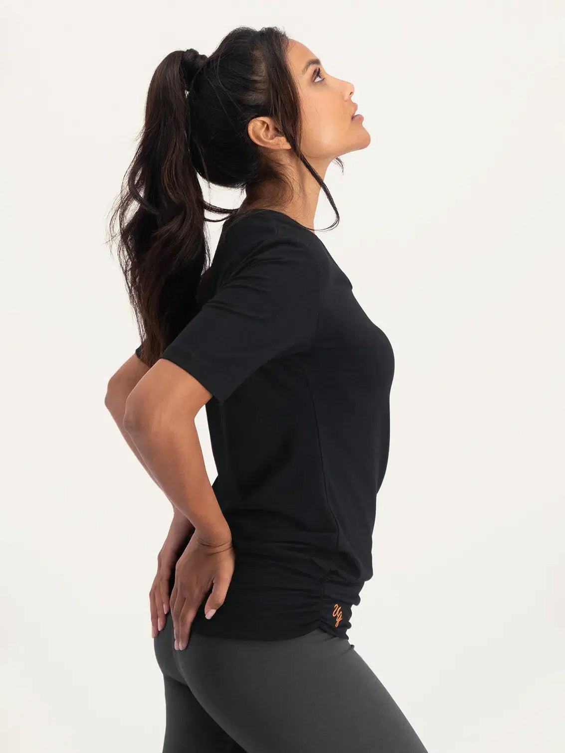 Urban Goddess Kami Yoga Tee - Onyx Black Women's Yoga Shirt | Breathable & Comfortable for Yoga, Pilates & Gym Workouts