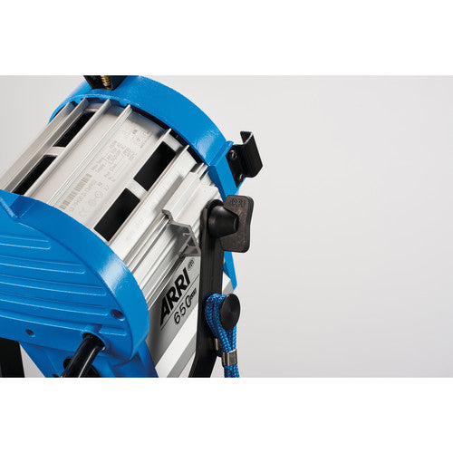 ARRI 650W Plus Tungsten Fresnel Light - 120V/240V Dual Voltage Studio Lighting for Film & Video Production - Perfect for Professional Cinematography and Photography Sets