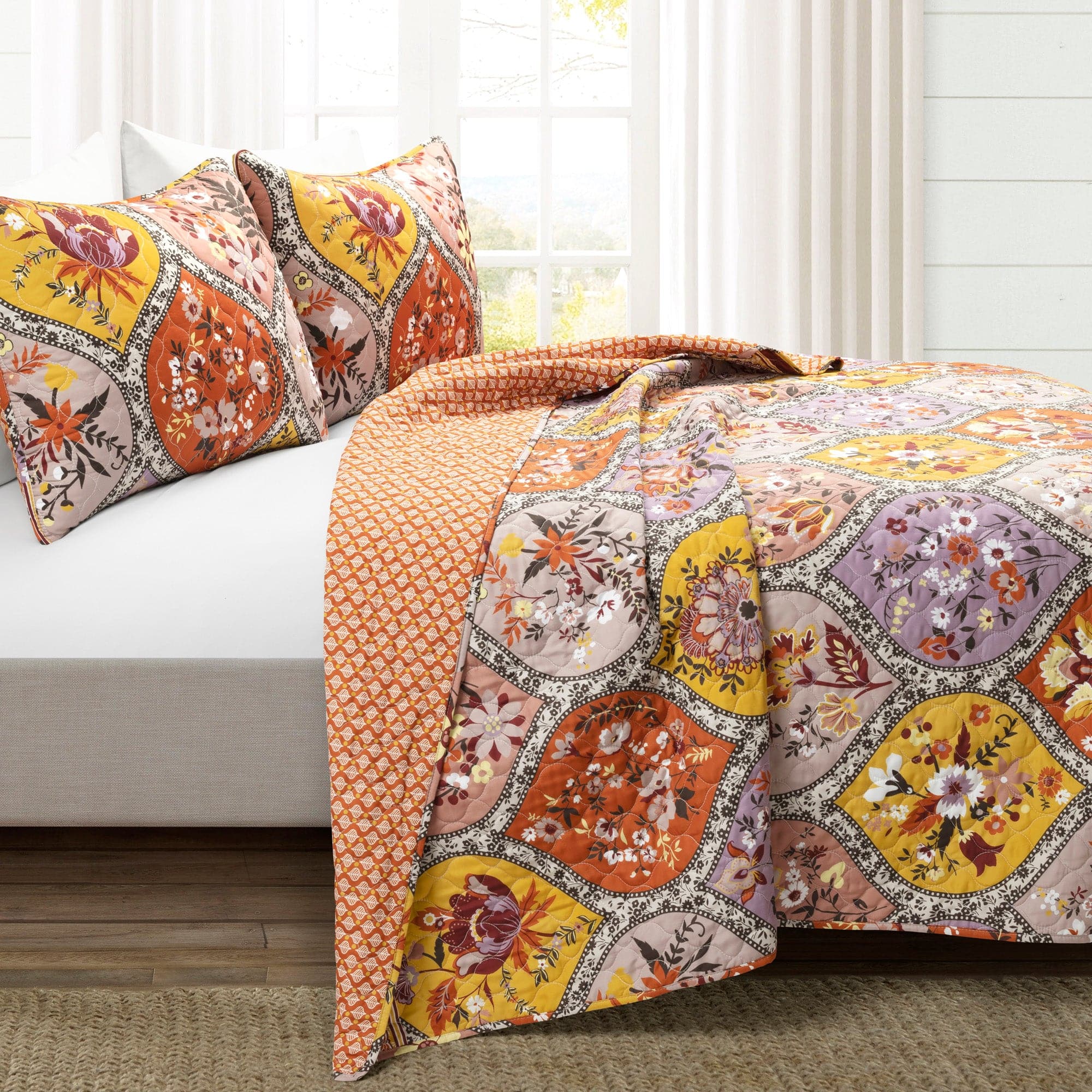 Bohemian Flower Cotton Quilt 3-Piece Bedding Set | Soft & Breathable Comforter, Pillow Shams & Bed Skirt | Perfect for Boho Chic Bedroom Decor & Guest Room Styling