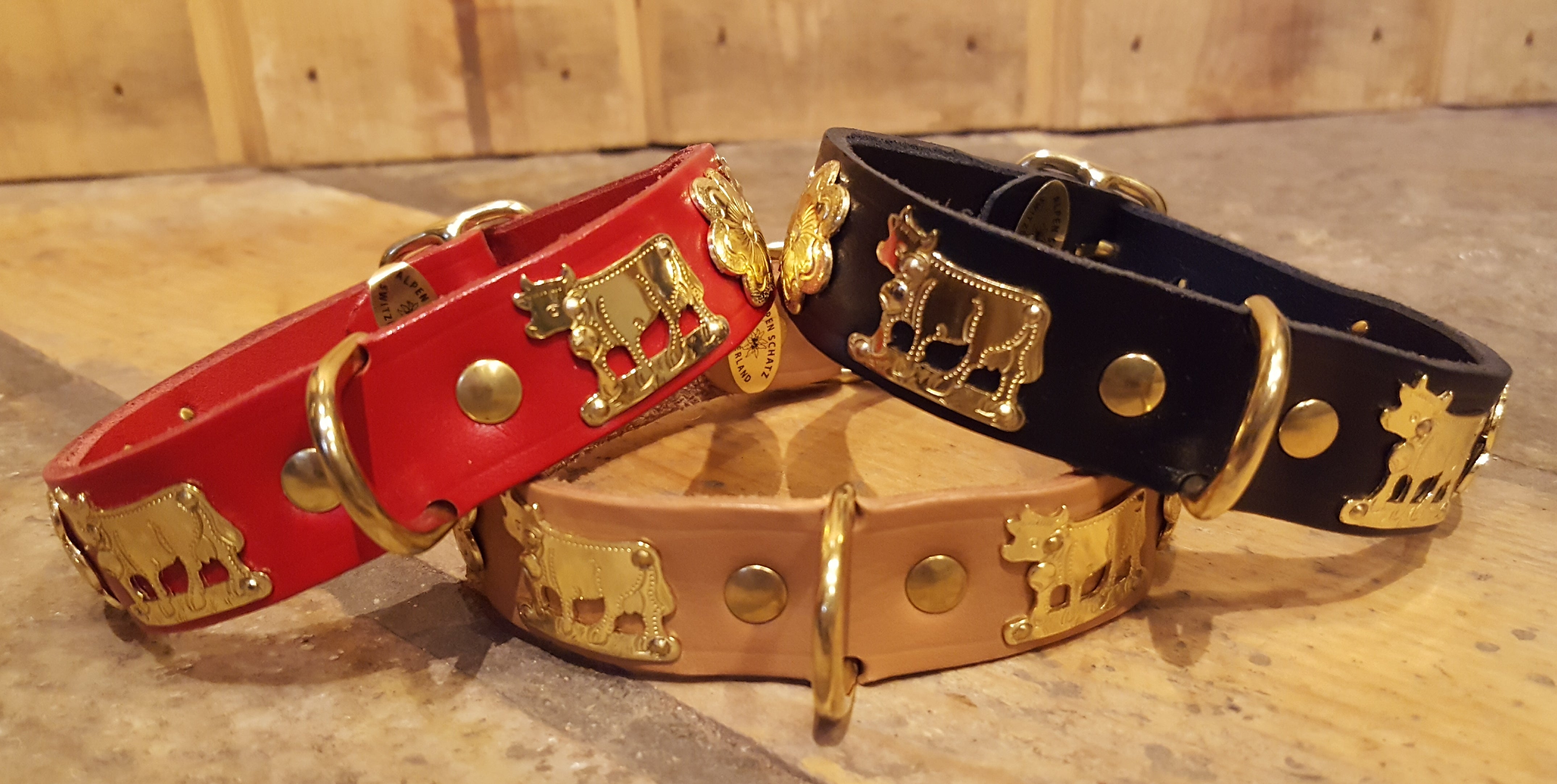 1 Small Contemporary Swiss Dog Collar - Stylish & Durable Pet Accessory for Daily Walks & Outdoor Adventures