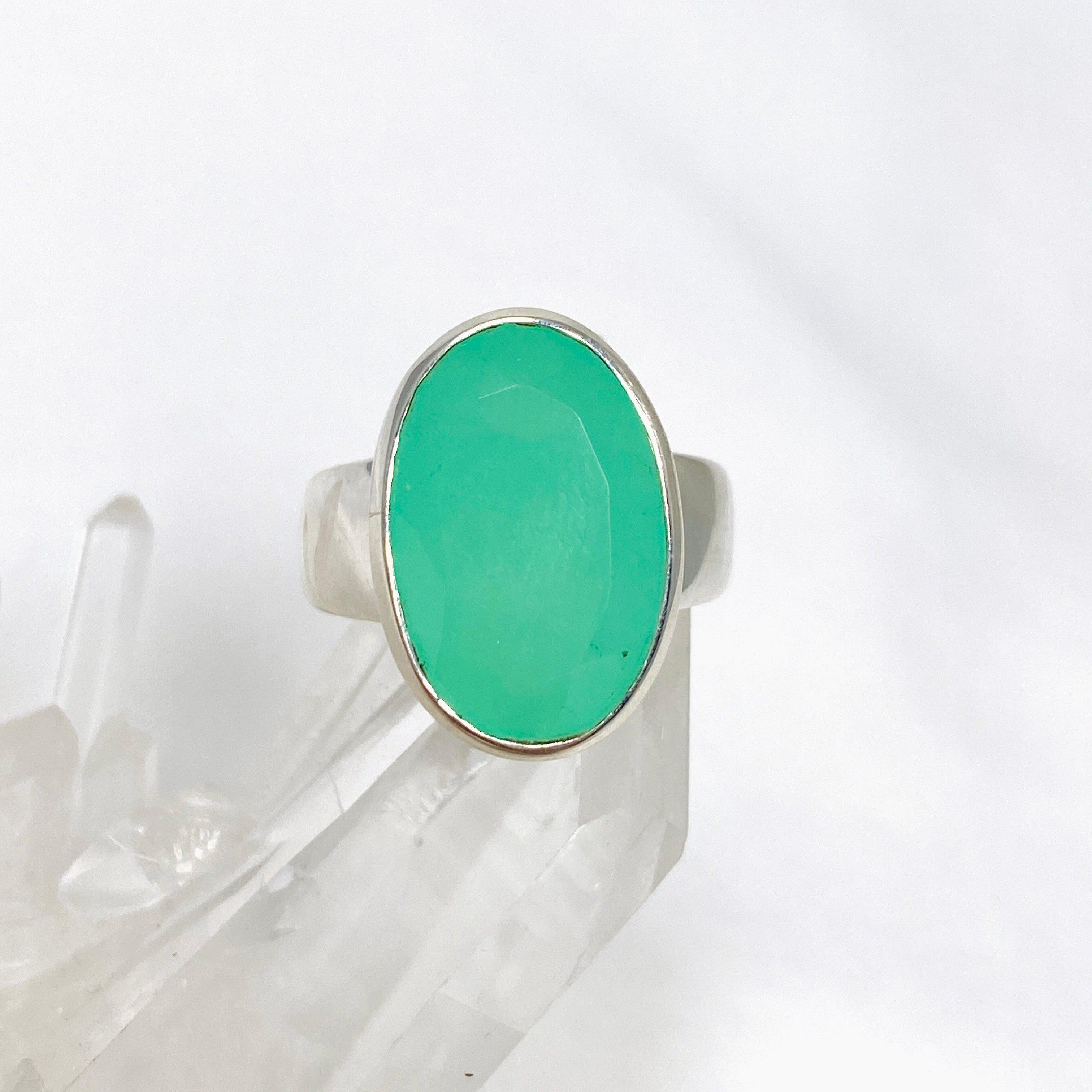 Chrysoprase Faceted Oval Ring - Size 7.5 - PRGJ472 - Elegant Green Gemstone Jewelry for Women, Perfect for Weddings, Parties & Special Occasions