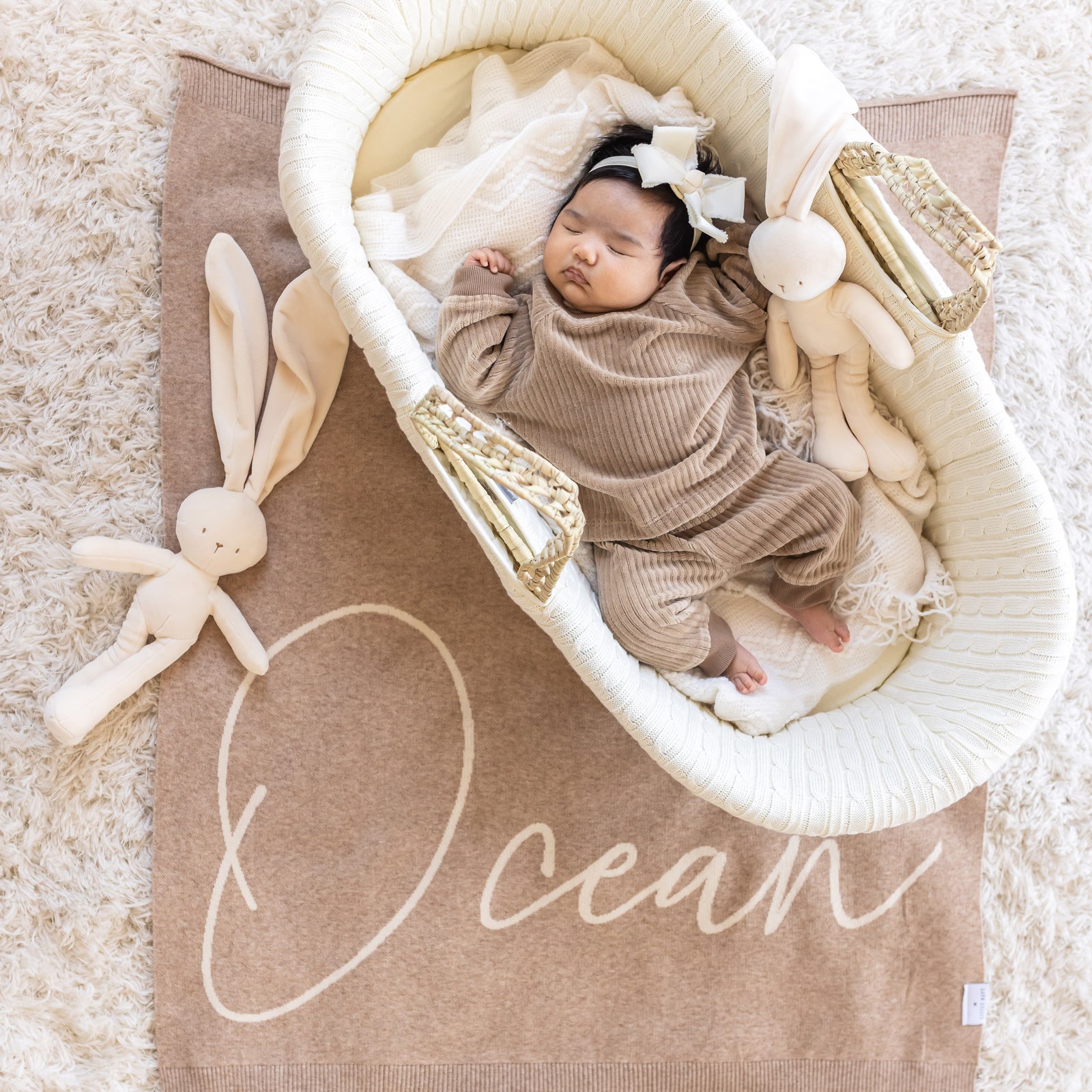 Premium Signature Knit Blanket - Ultra Soft & Cozy Throw for Bed, Couch & Travel - Perfect for Gifts, Home Decor & Relaxation