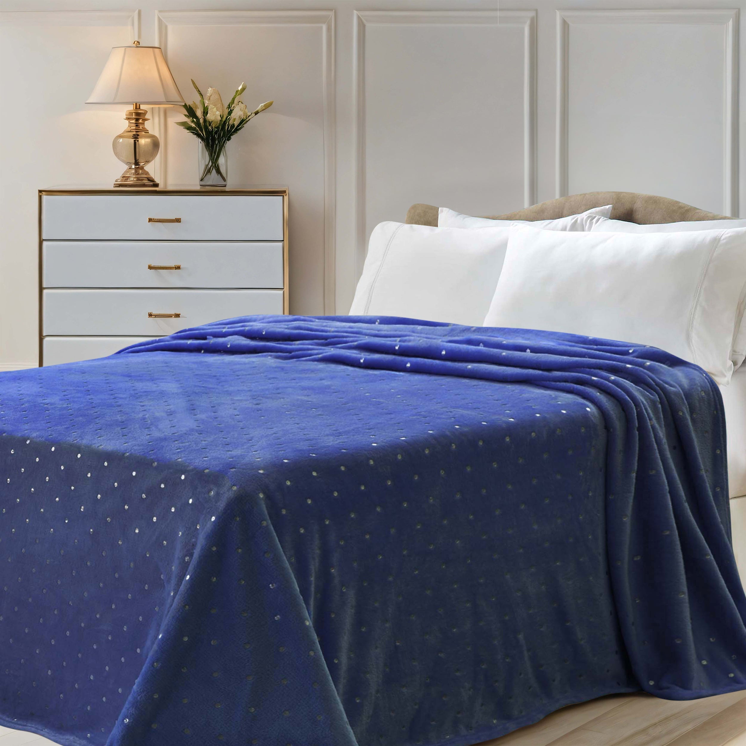 CozySoft Fleece Plush Blanket - Medium Weight, Ultra Soft & Fluffy - Perfect for Sofa, Bed, Couch & Home Decor - Warm Throw Blanket for Winter, Gifts & Cozy Nights