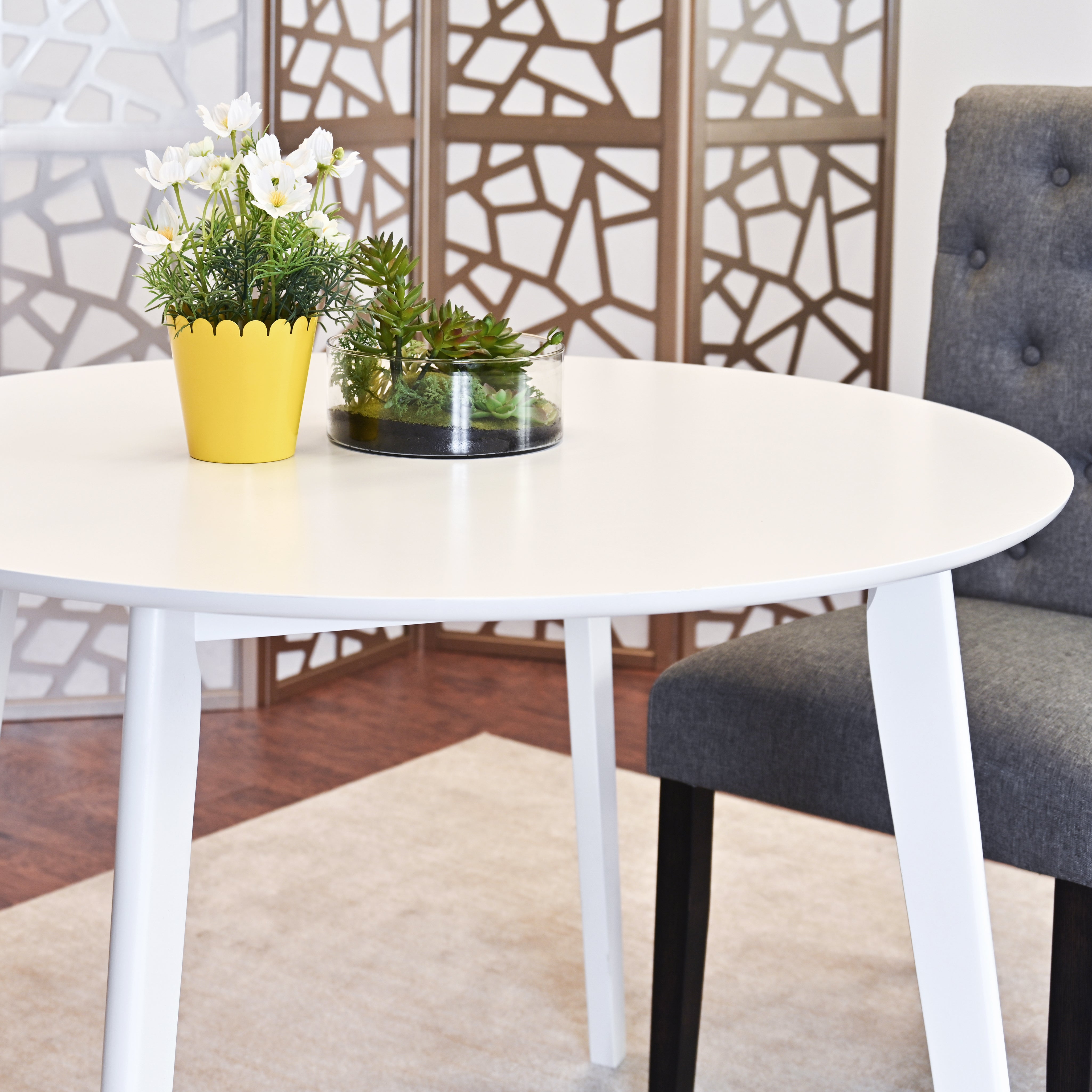 Roundhill Furniture Roma Contemporary Round Dining Table - 42 Inch White Modern Kitchen Table for Small Spaces & Breakfast Nooks | Perfect for Apartments, Condos & Cozy Dining Areas