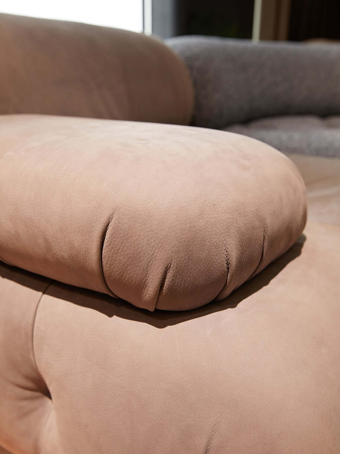 Luxury Modern Modular Sectional Sofa - Custom Fabric Options for Living Room, Lounge & Home Theater - Comfortable & Stylish Sofa Set for Family Gatherings & Entertainment