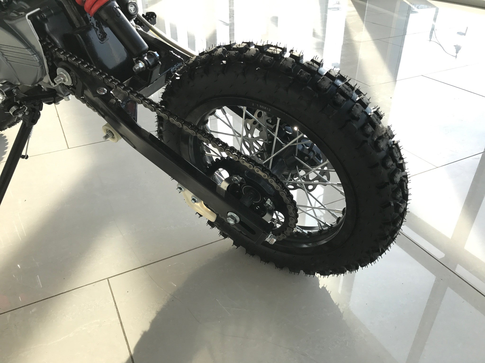 125cc Venom Dirt Bike 4 Stroke - Mamba Off-Road Motorcycle for Adults & Teens - Perfect for Trail Riding, Motocross & Backyard Adventures