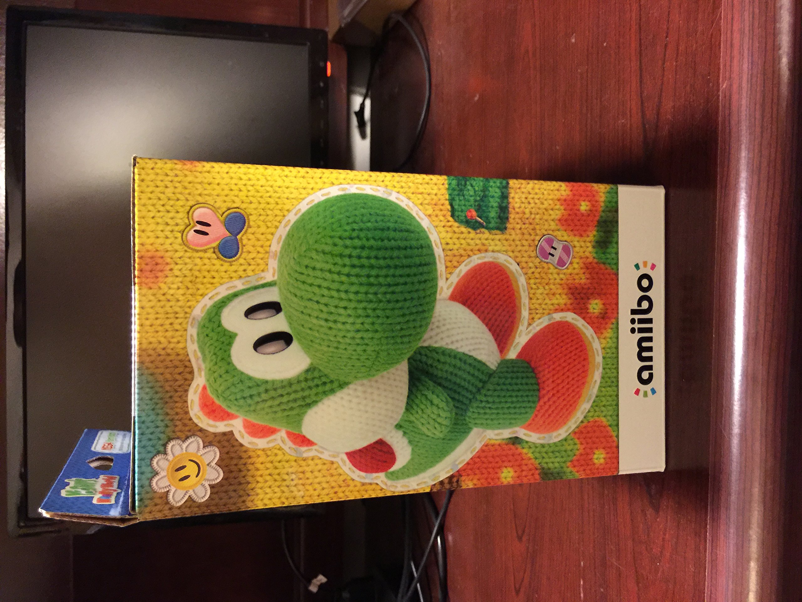 Mega Yarn Yoshi Amiibo Figure - Official American Version - Super Smash Bros Collectible for Nintendo Switch & Wii U - Perfect for Gaming Display & Gift Giving