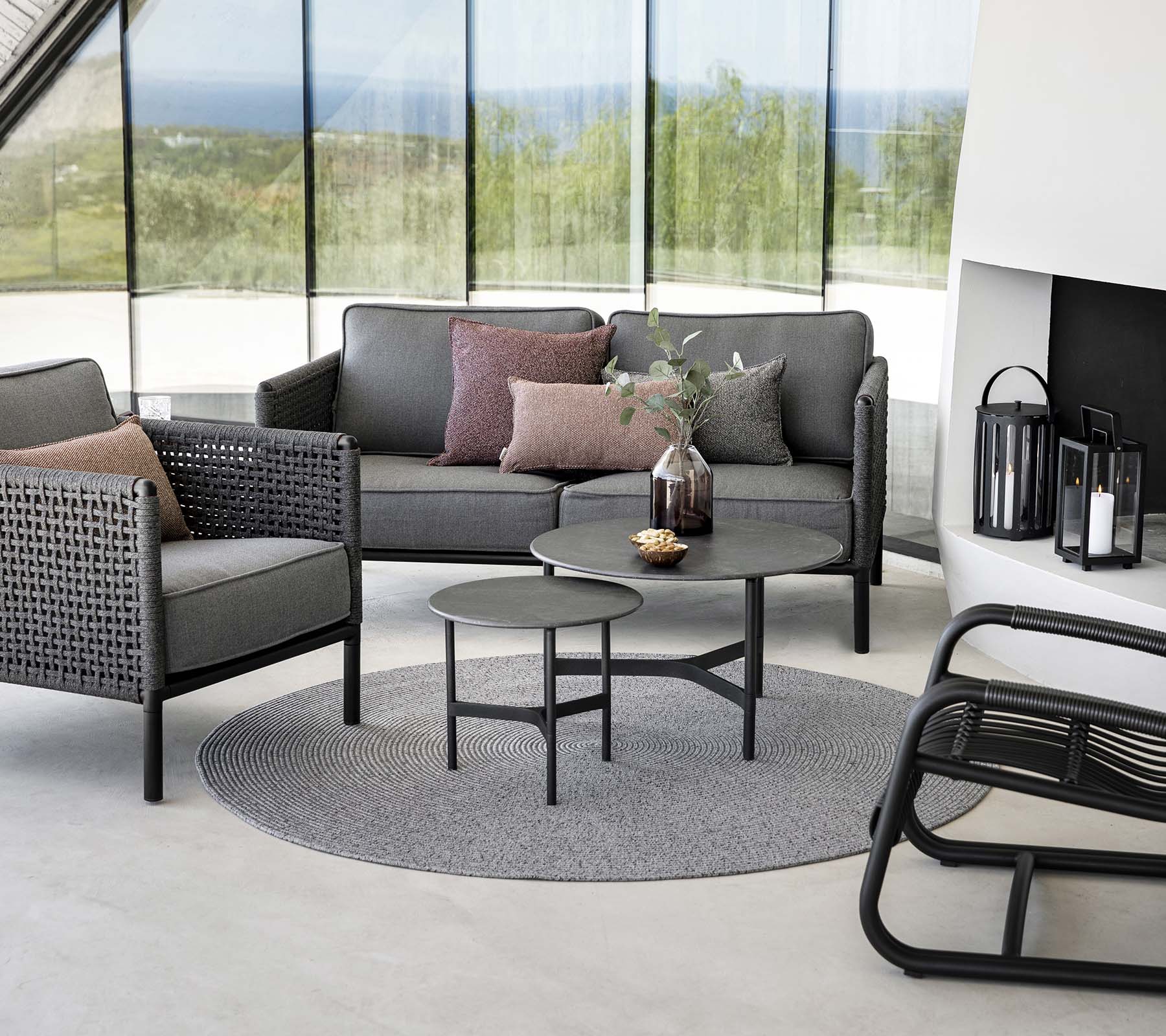 Circle Outdoor Rug - Waterproof & Durable for Patio, Garden, Deck, and Backyard - Perfect for Picnics, Camping, and Outdoor Gatherings