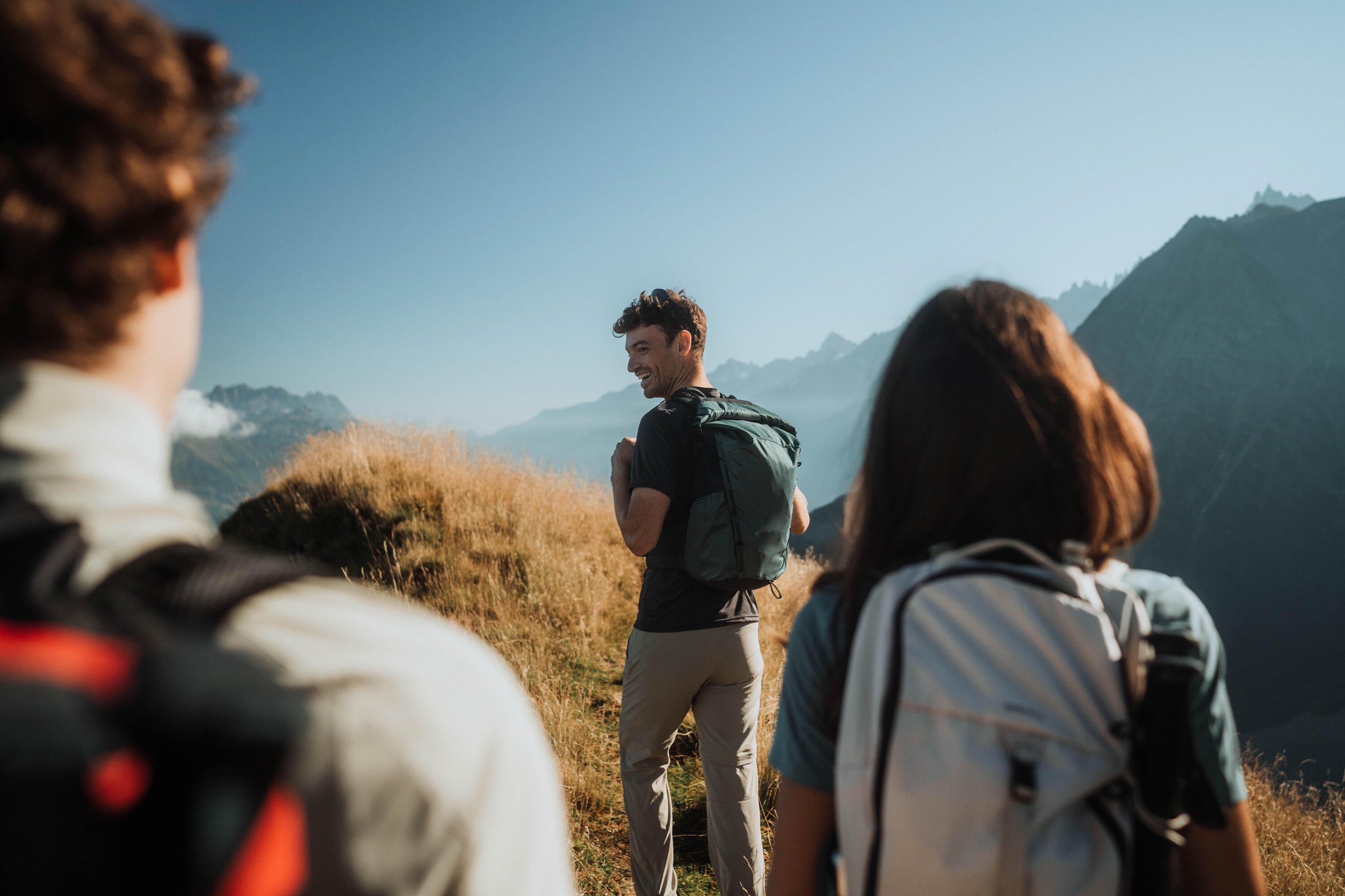 Quechua MH500 22L Lightweight Hiking Backpack - Waterproof Daypack for Outdoor Adventures, Camping & Travel | Perfect for Hiking, Trekking & Daily Commute