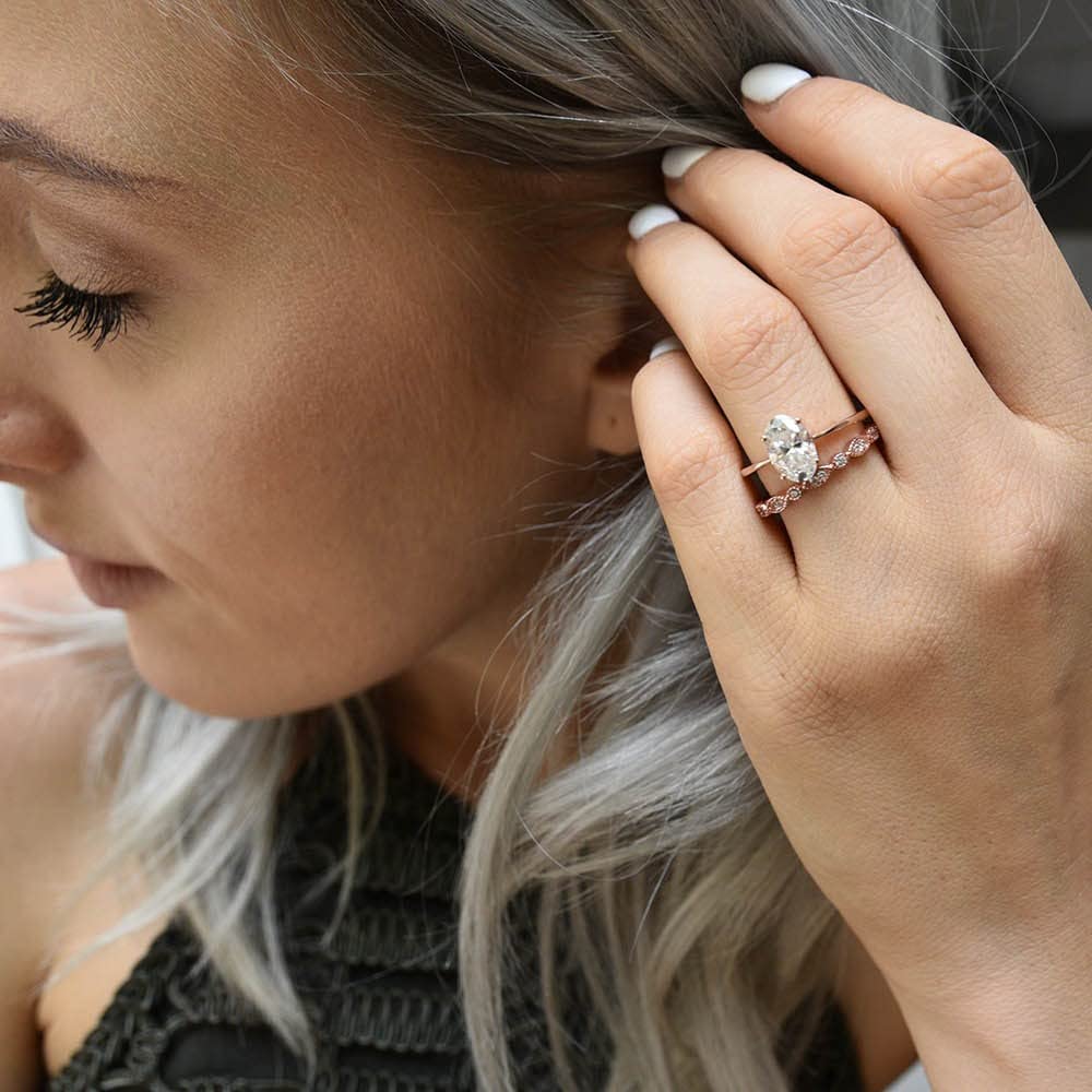 1.5 Carat Oval Cut Moissanite Engagement Ring - 14K Rose Gold Classic Solitaire Bridal Ring, Stackable Wedding Band for Women, Perfect for Proposals & Anniversaries