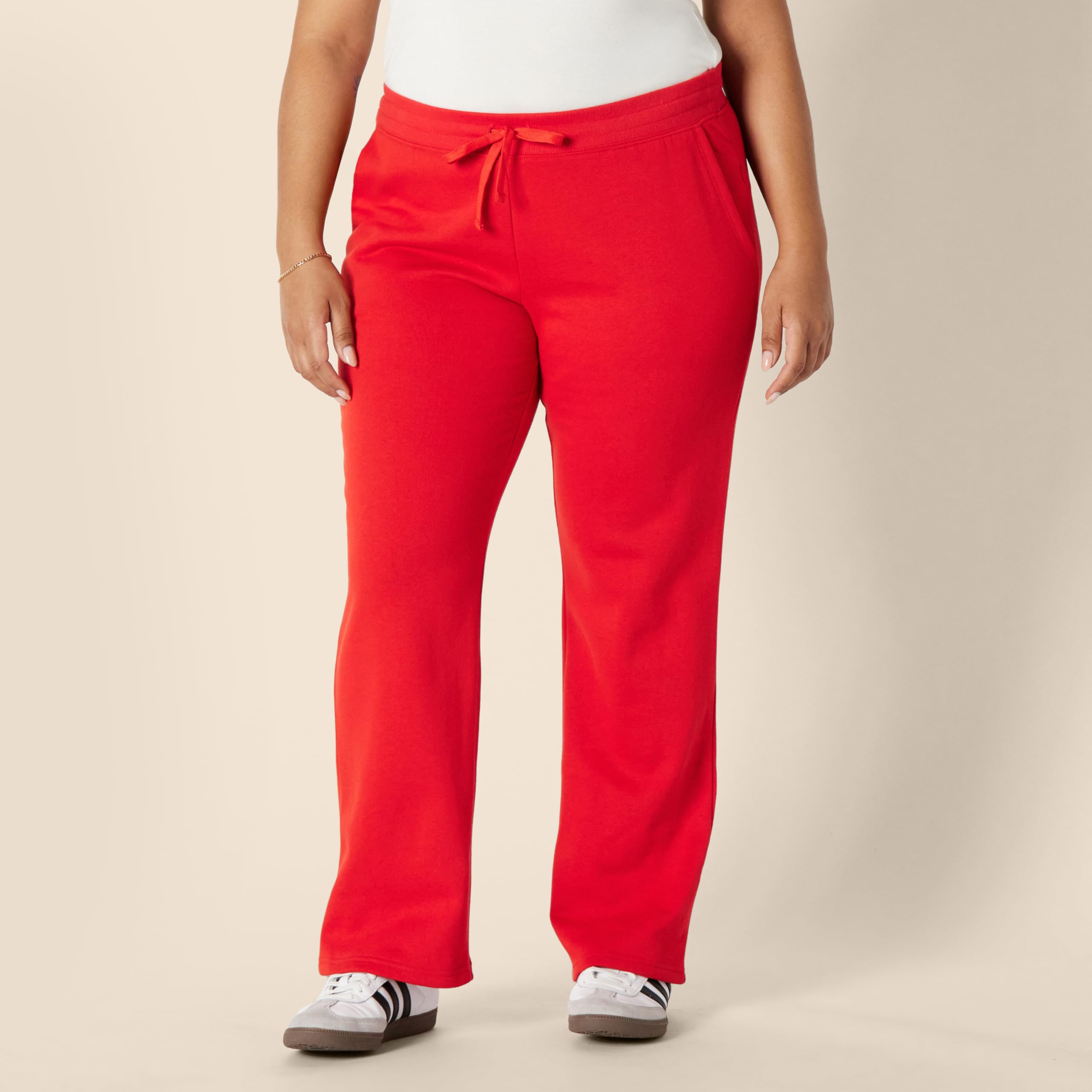 Amazon Essentials Women's Fleece Straight Leg Sweatpants - Comfortable Lounge Pants for Casual Wear, Yoga & Home Relaxation (Plus Size Available)