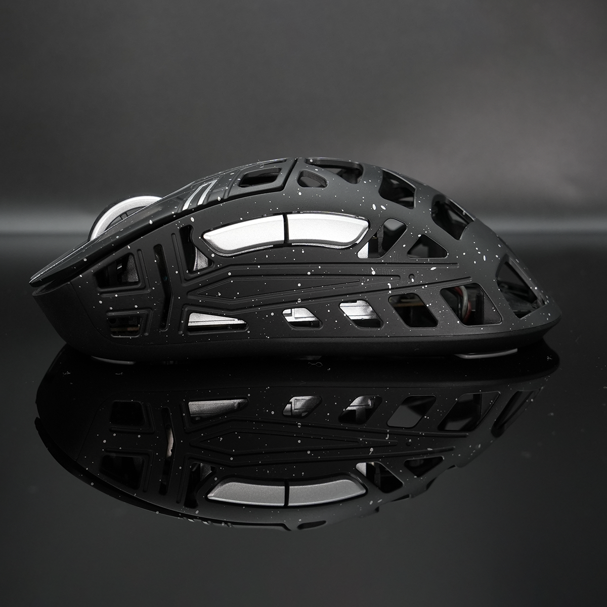 Sword X Magnesium Gaming Mouse - Lightweight Wired/Wireless Ergonomic Mouse for PC Gaming, FPS, MMO, eSports - Perfect for Competitive Gaming & Long Sessions