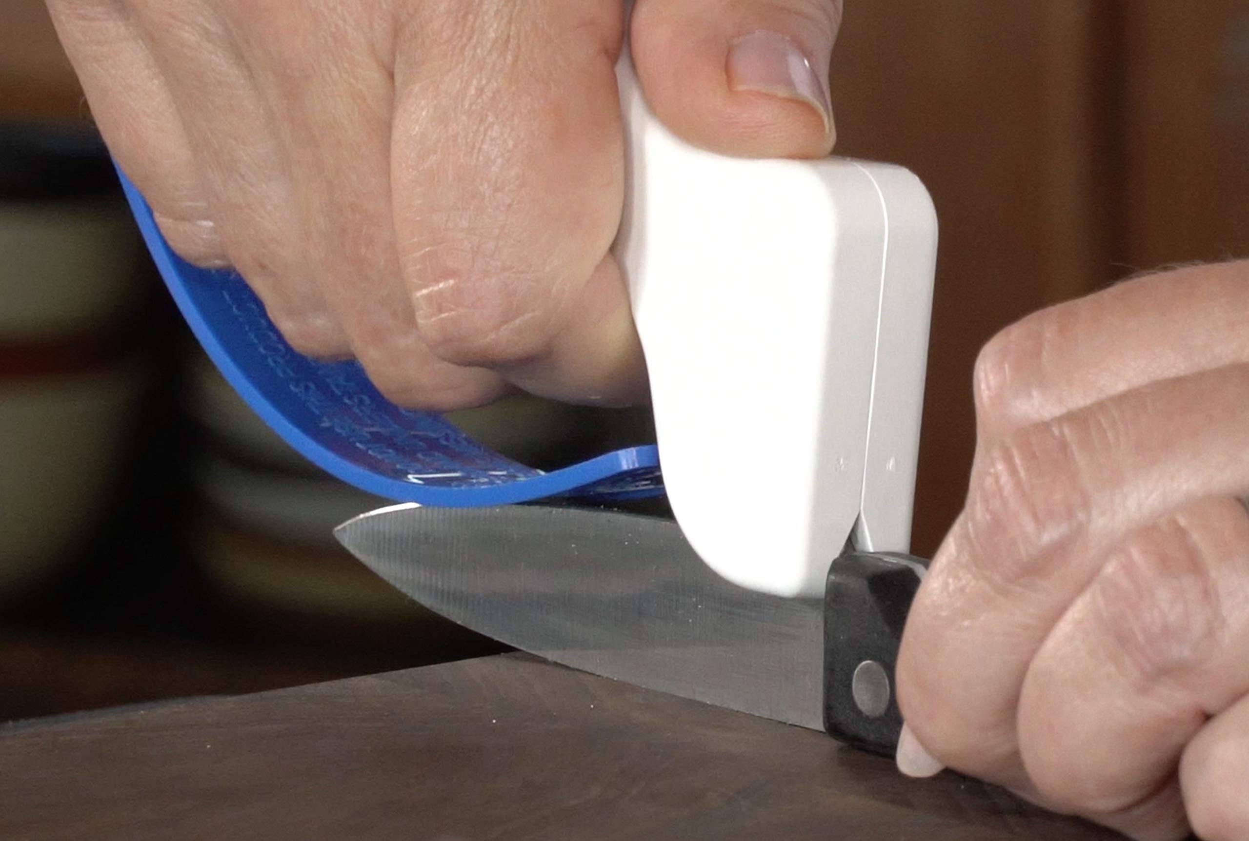 AccuSharp Knife Sharpener & Sport Folding Knife Combo Set - Perfect for Camping, Hunting, and Outdoor Adventures