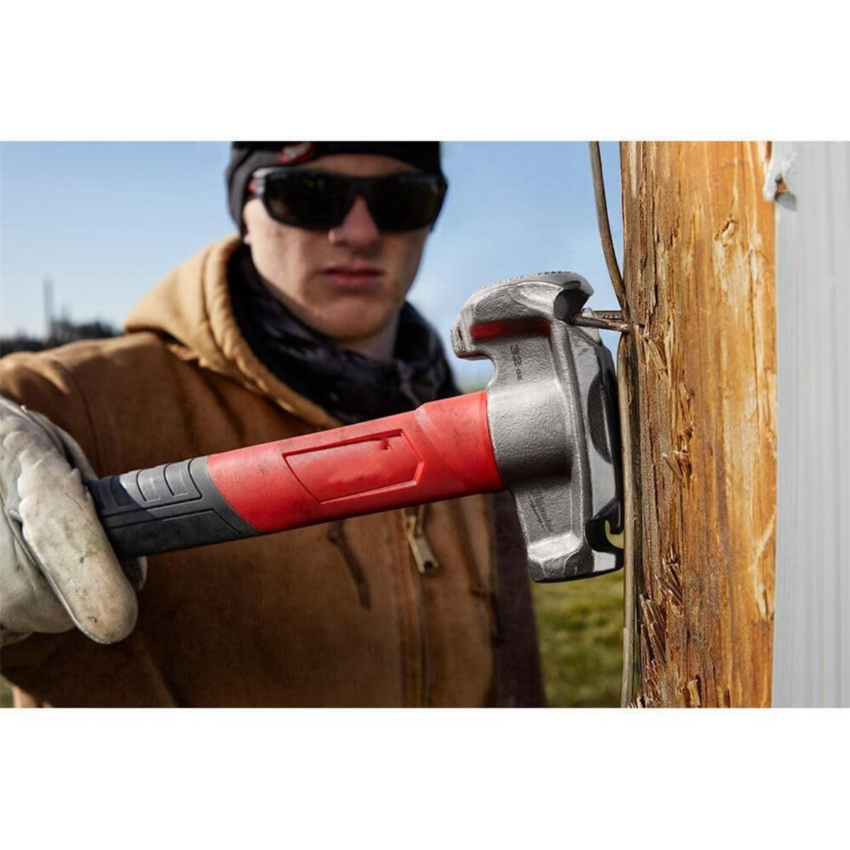 Milwaukee 4-in-1 Lineman's Hammer with High Strength Fiberglass Handle - 48-22-9040 - Ideal for Electricians, Construction Workers & DIY Projects