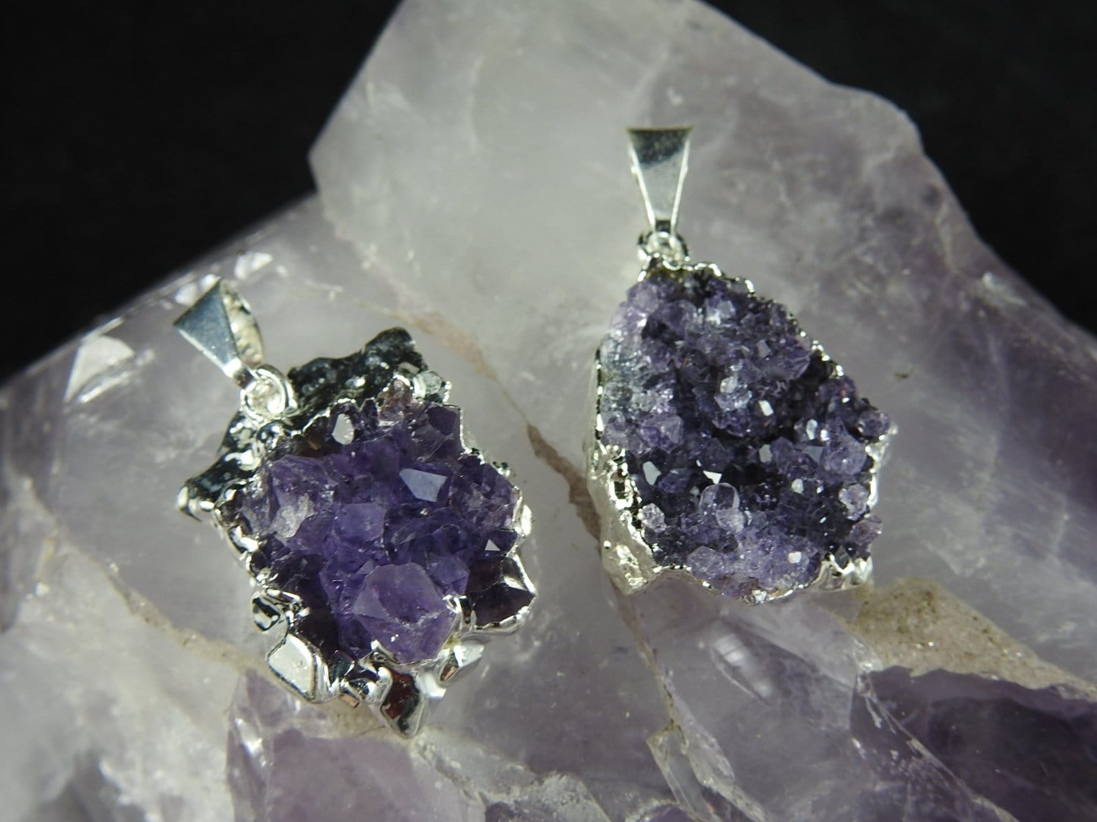 Natural Amethyst Crystal Cluster Pendant Necklace - Healing Stone Jewelry for Women - Perfect for Meditation, Energy Cleansing & Spiritual Gifts