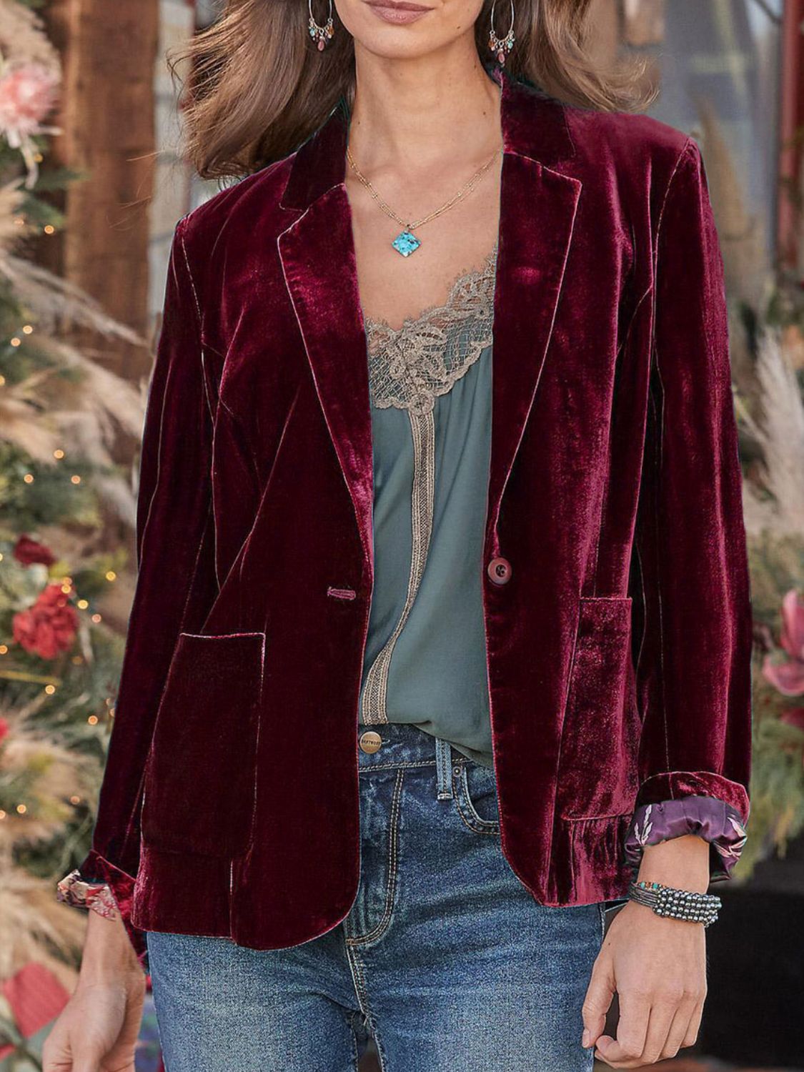 Stylish Pocketed Button Up Lapel Collar Resort Blazer for Women - Perfect for Vacations, Weddings & Business Casual Outfits