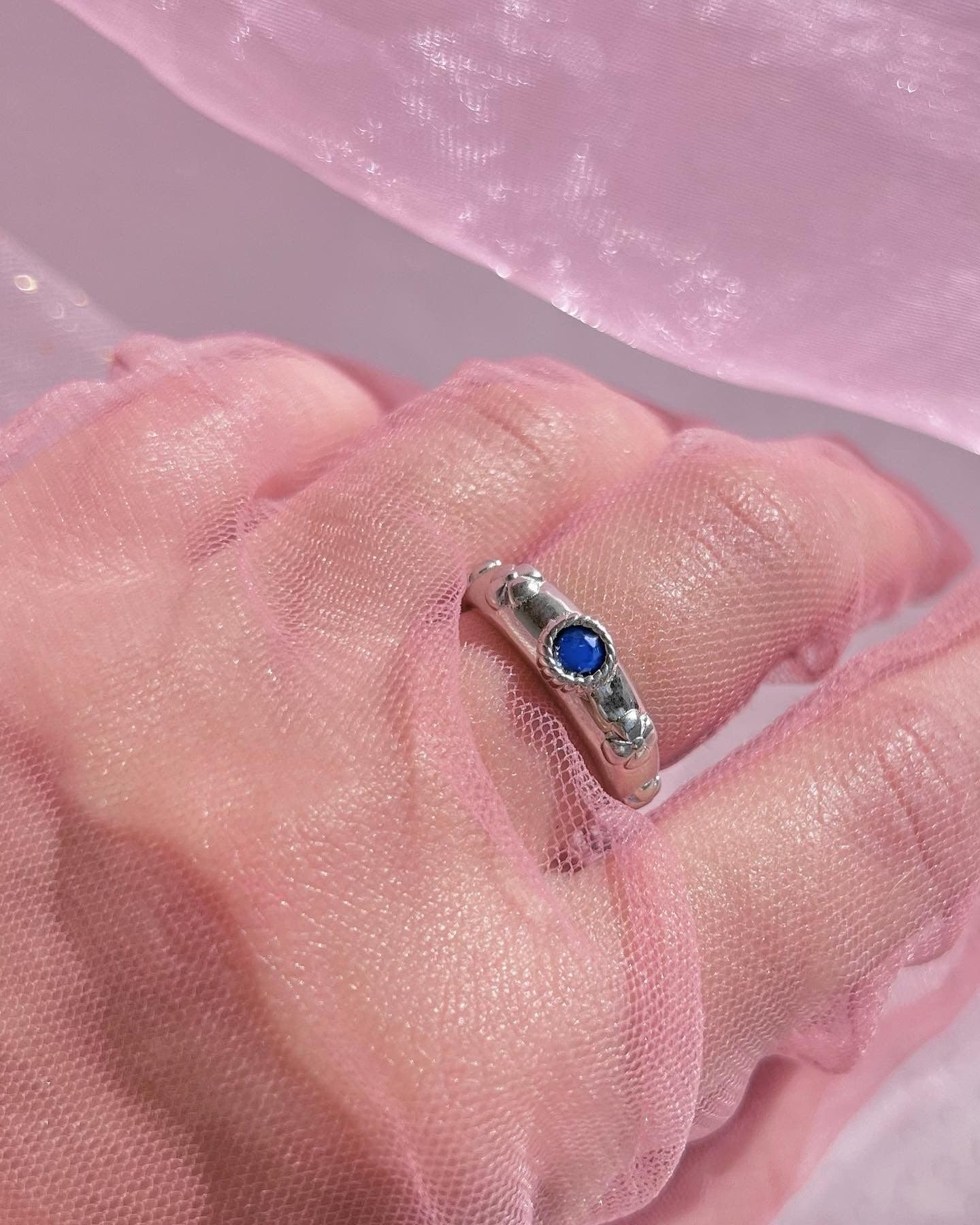 Howl's Moving Castle Ring Set - Calcifer & Sophie Couple Rings, Sterling Silver Anime Cosplay Accessory, Howl's Moving Castle Jewelry for Gifts, Anniversaries, and Cosplay Events (1 Silver Blue + 1 Silver Red Ring)