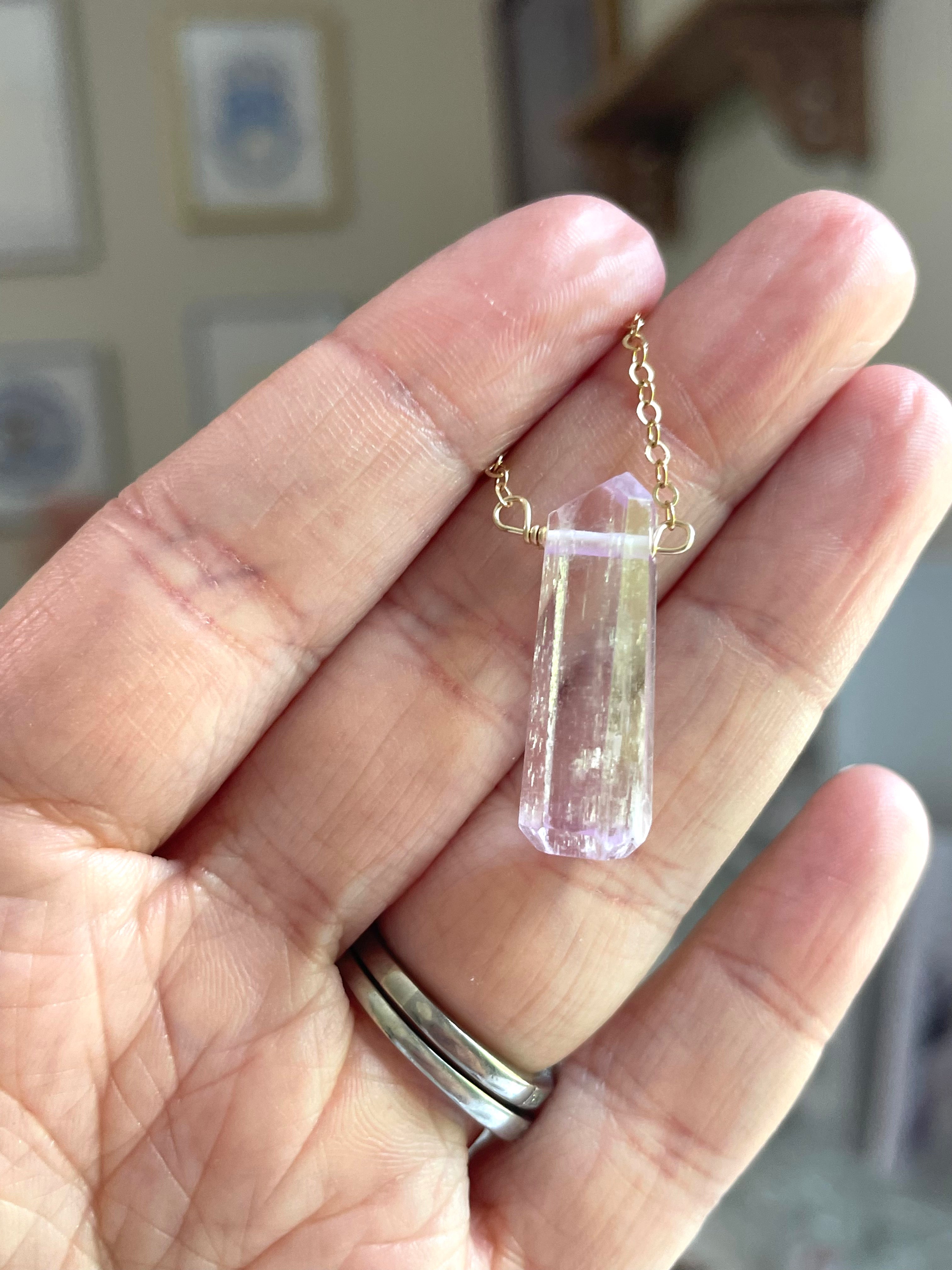Natural Raw Kunzite Crystal Point Pendant Necklace - Healing Stone Jewelry for Women, Chakra Balancing & Spiritual Protection | Perfect for Meditation, Yoga & Energy Work