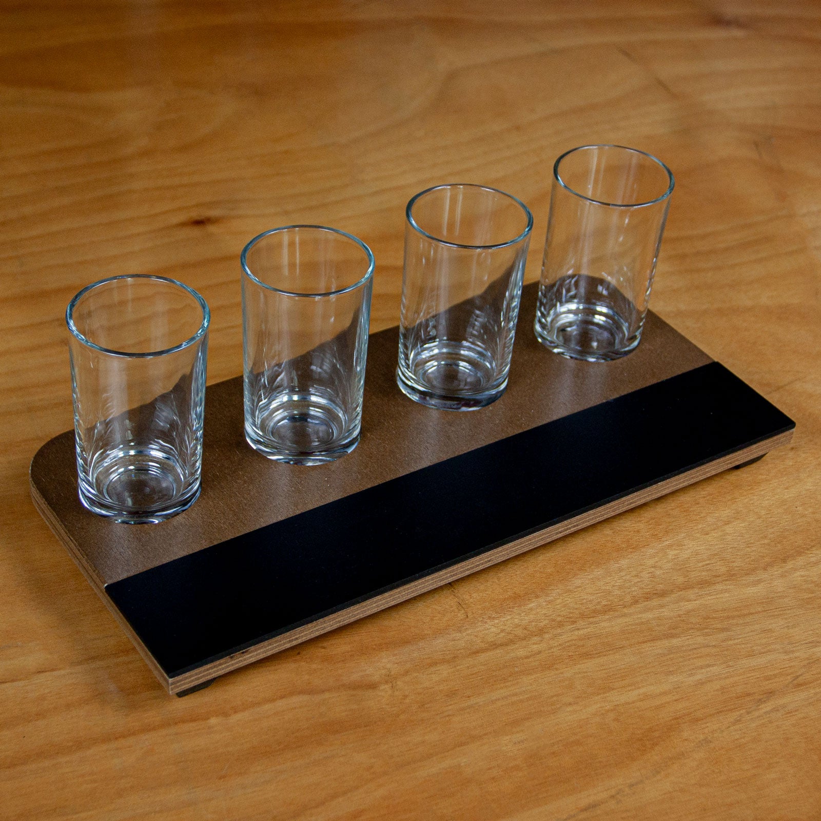 Premium Walnut-Finished Beer Flight Set with Chalk Strip - Includes 5.5oz Highball Glasses for Craft Beer Tasting & Home Brewing Parties