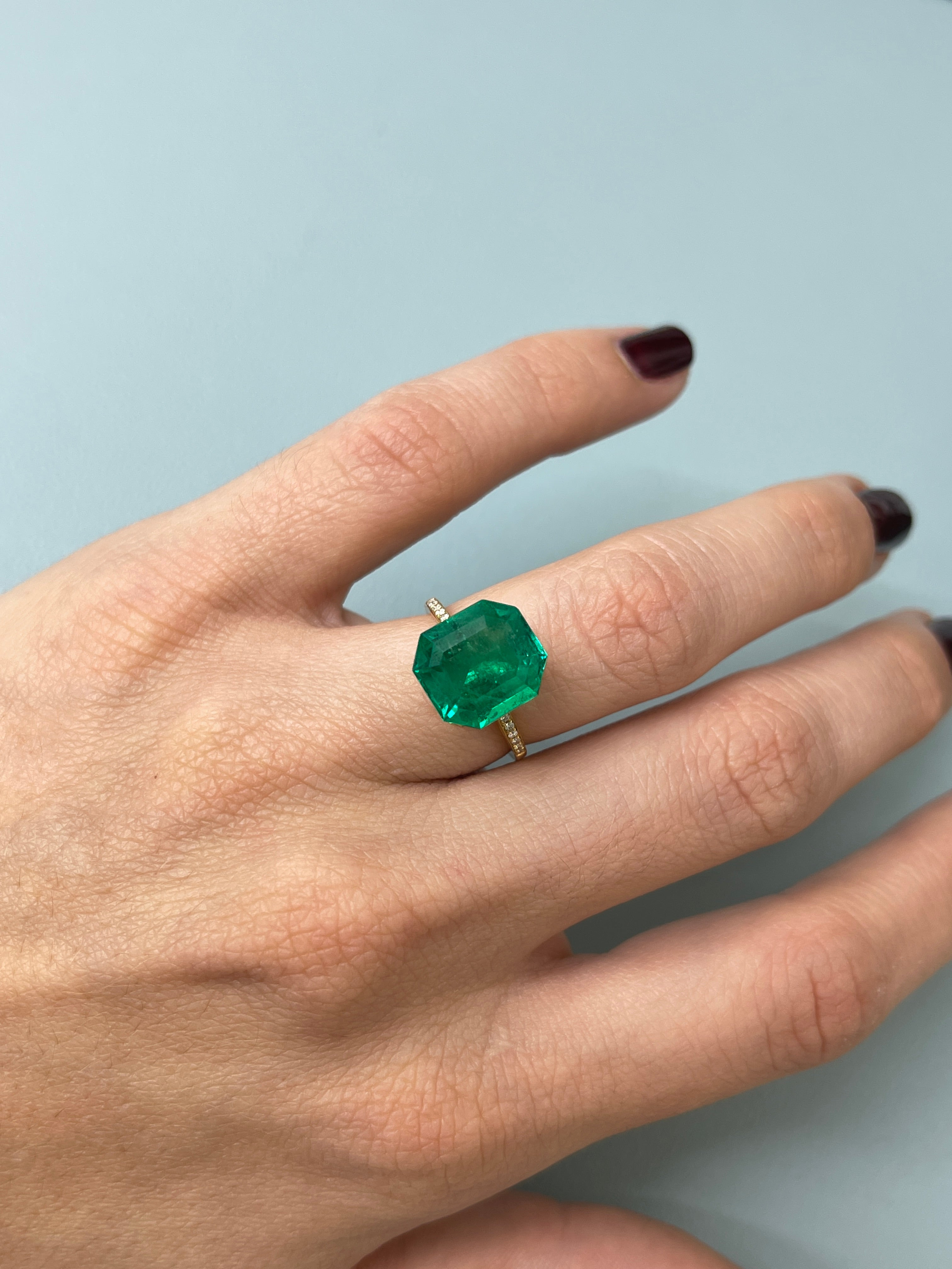 5.96 Carat 12x11mm AAA+ Natural Colombian Emerald - Loose Gemstone for Jewelry Making, Engagement Rings & Luxury Gifts