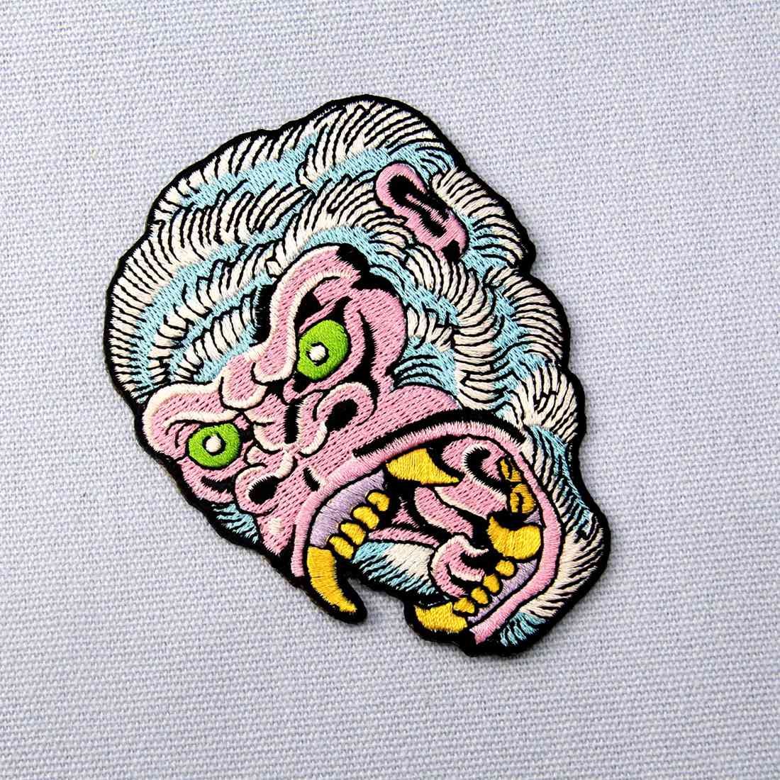 Roaring Gorilla Iron On Patch - Embroidered Applique for Jackets, Hats & Bags - DIY Sew On Emblem for Denim, Backpacks & DIY Crafts